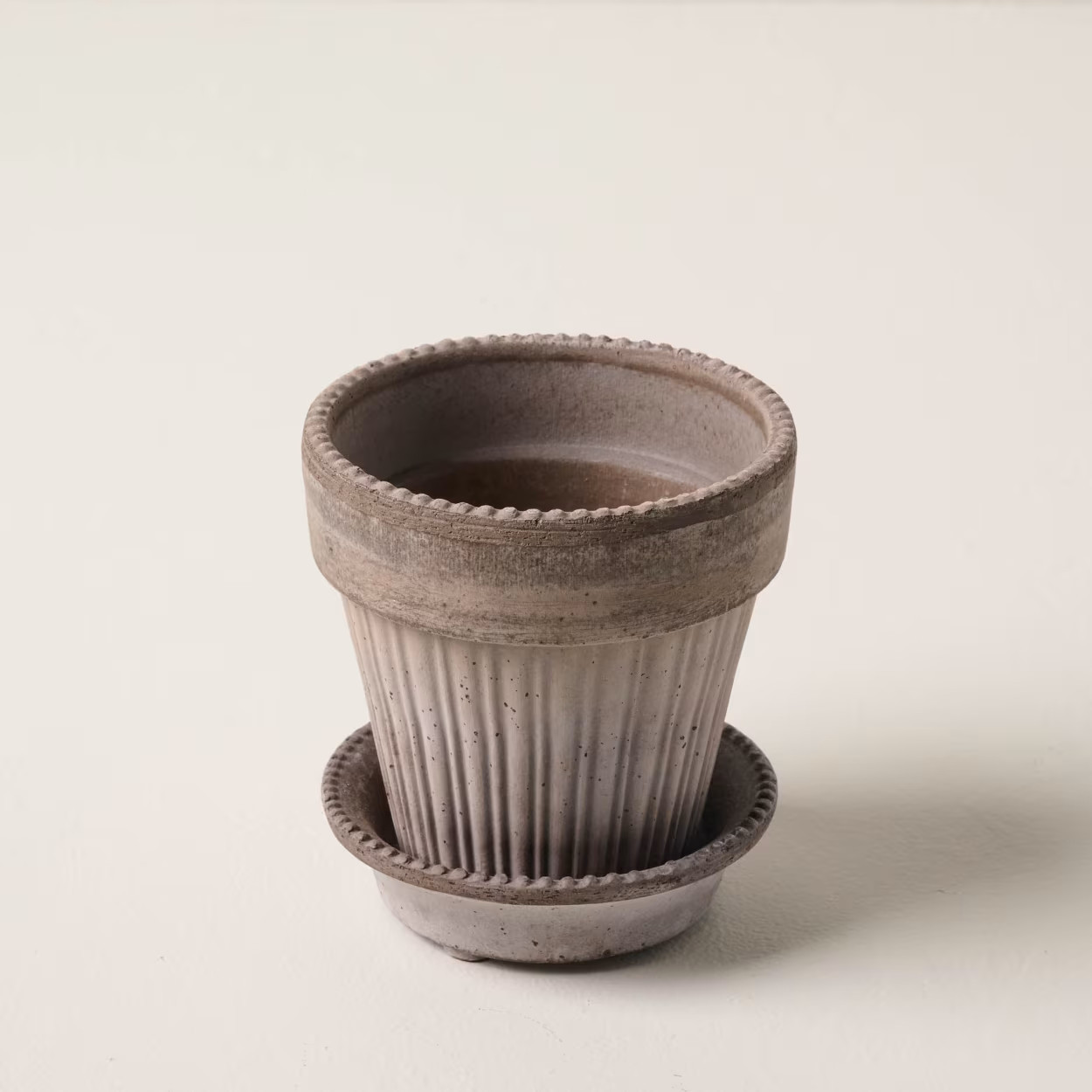 Grey Dotted Bergs Pot | Magnolia