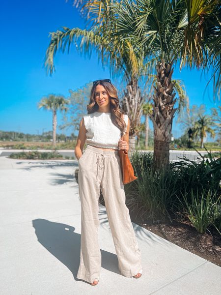 Feeling fresh and comfy in these linen pants! Can't get enough of this effortless and chic look from Target.


#LTKFind #LTKunder50 #LTKSeasonal