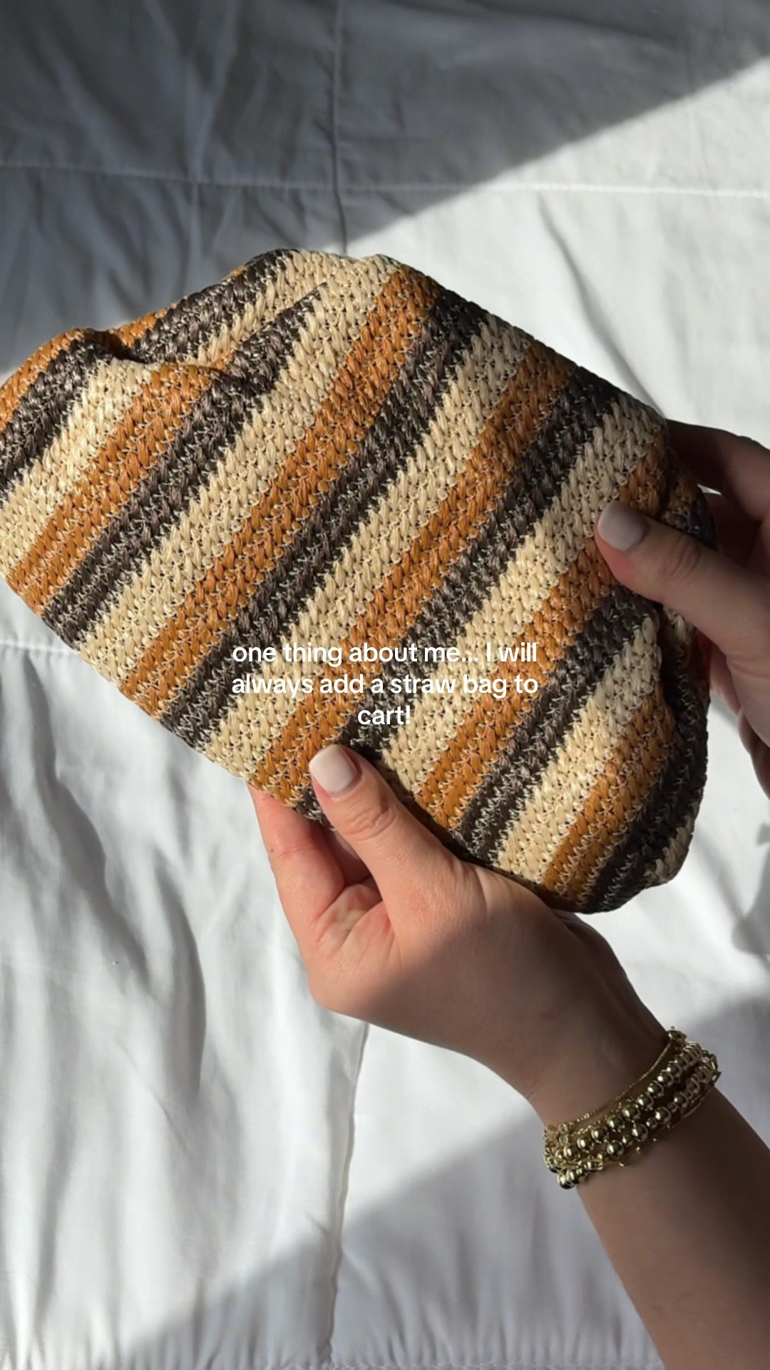 The cutest straw clutch for summer! ☀️🧺🐚

Summer accessories 
Summer purse ￼
Straw clutch 
Straw bag 
Summer fashion 
Summer staples 
Affordable fashion ￼