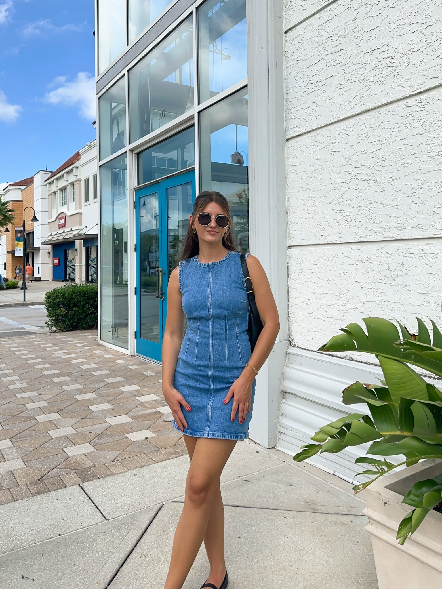 Denim dress and Mary Jane flats 
Wearing XS regular 

Fall outfit, autumn outfit, ballet flats, Abercrombie

#LTKHoliday #LTKSale #LTKSeasonal