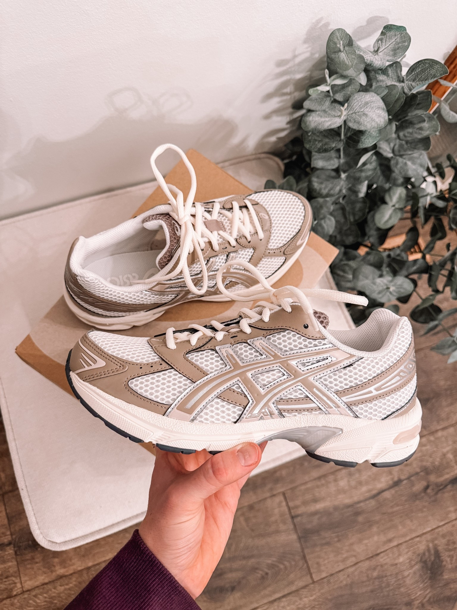 My newest mom sneaker!! Love these ASICS - I sized up .5

#ltkshoecrush


#LTKootd #LTKmomlife #LTKfitnessgoals