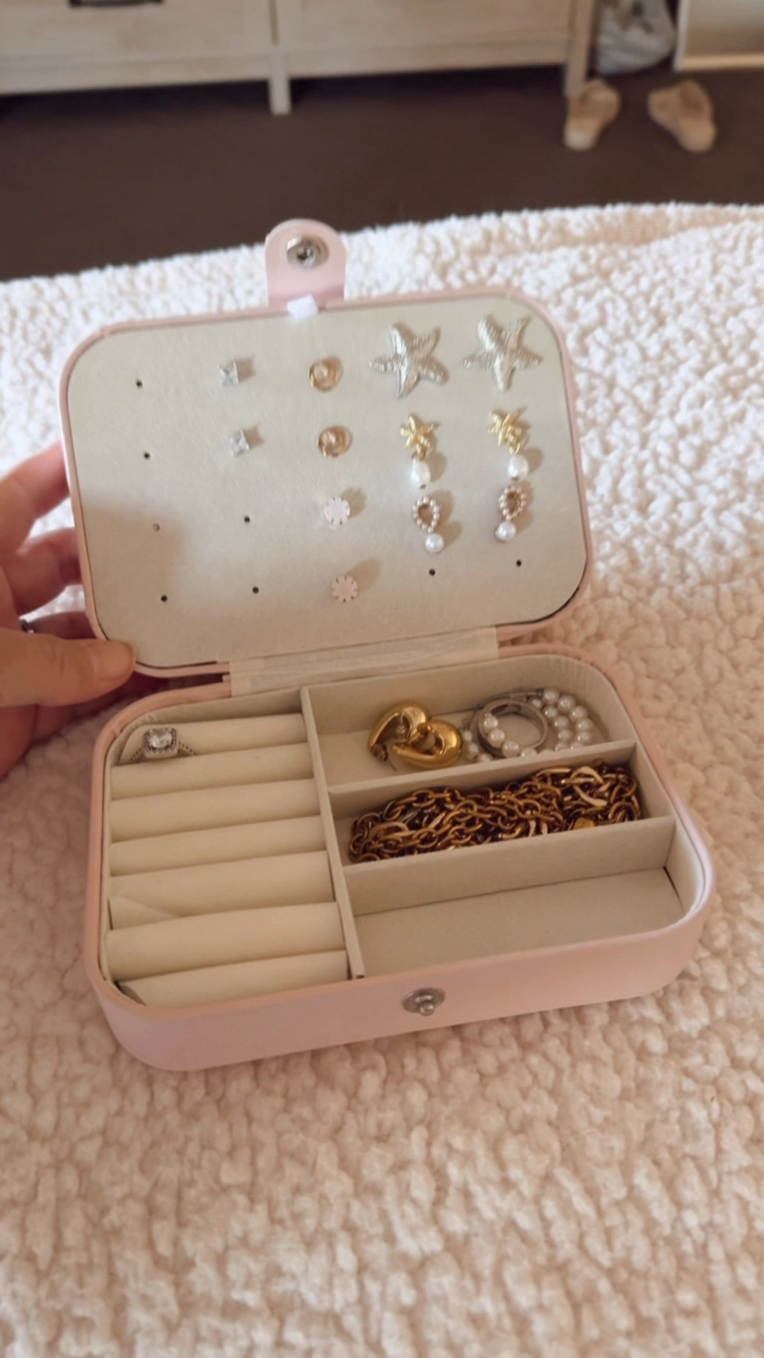 Must have travel jewelry case

Travel accessories, travel case, jewelry case, amazon find , vacation accessories, jewelry organizer 

#LTKOver40 #LTKSpringSale #LTKTravel