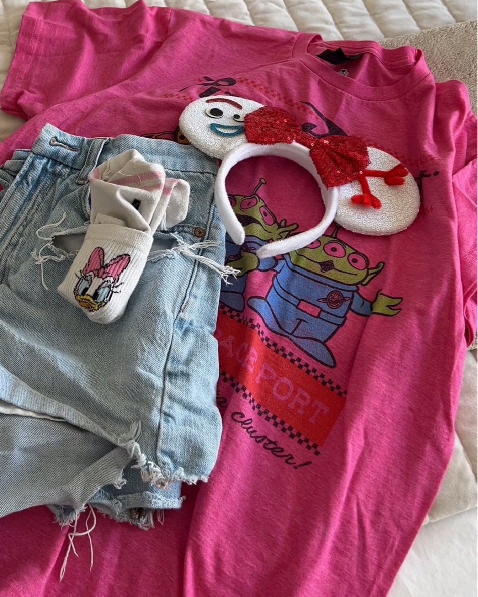 Disney outfit 💕 

#LTKTravel #LTKSeasonal #LTKStyleTip