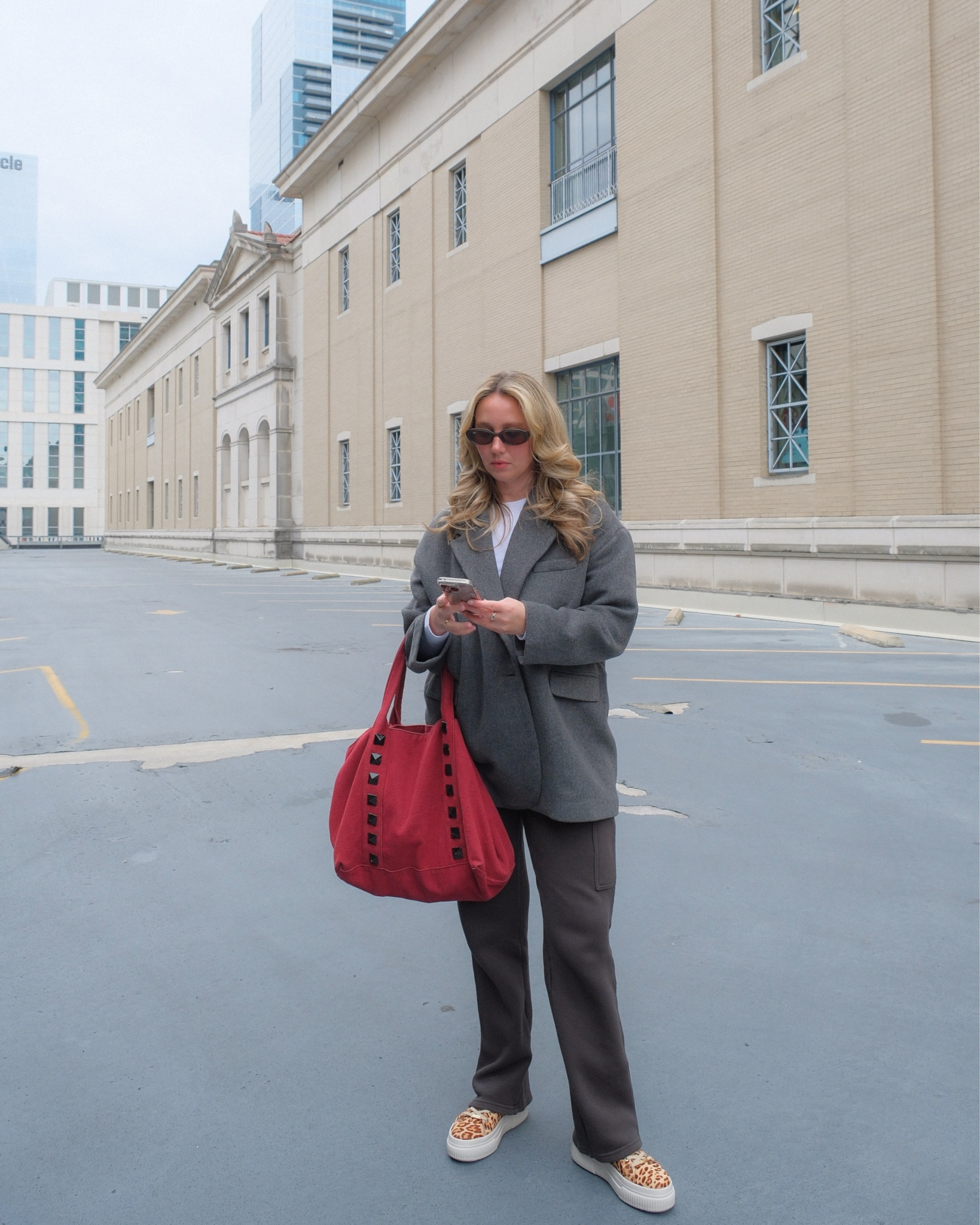 casual fits 🩶

casual style, casual outfit, outfit for running errands, weekend style, cargo sweatpants, cheetah sneakers 