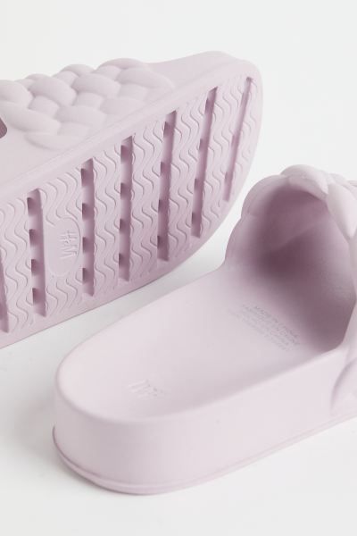 Textured Pool Shoes | H&M (US + CA)