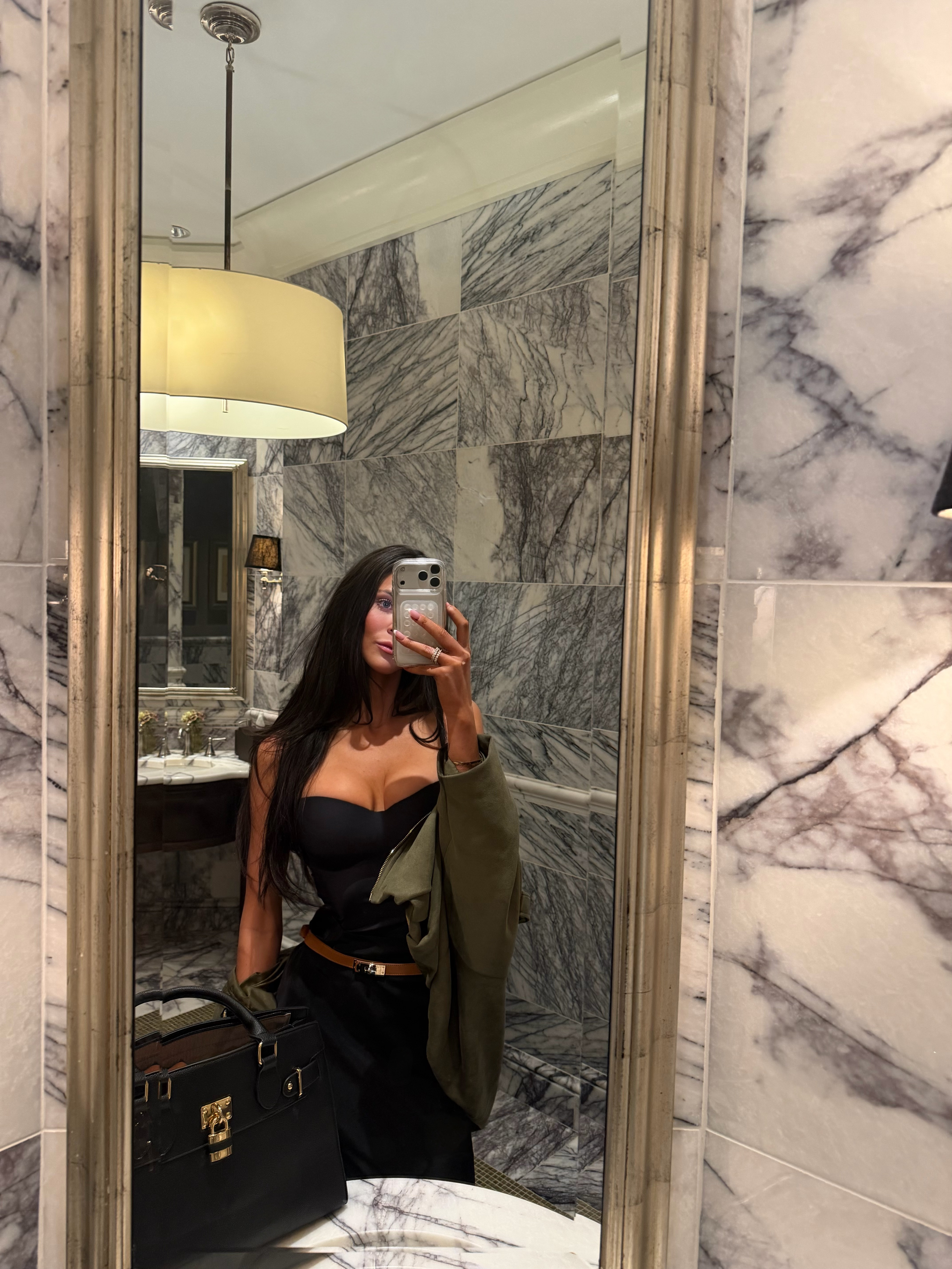 st.regis happy hour  

 

#LTKNYFW #LTKdayinmylife #LTKTravel