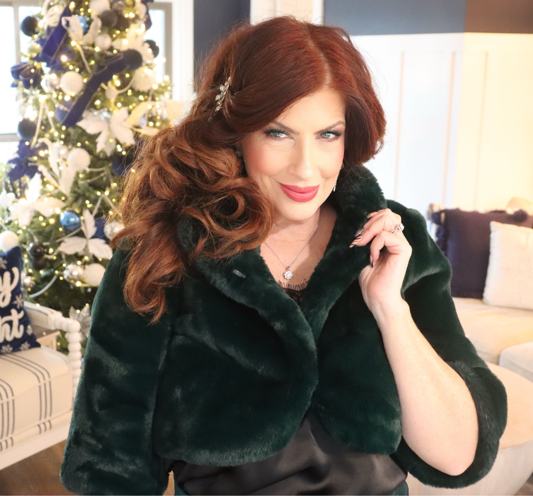 Stay warm and toasty in this STUNNING Green fur shrug!🎄Perfect for the Holidays! Paired with a gorgeous green satin trouser or black satin skirt 💚💚💚

#LTKHoliday #LTKStyleTip #LTKSeasonal