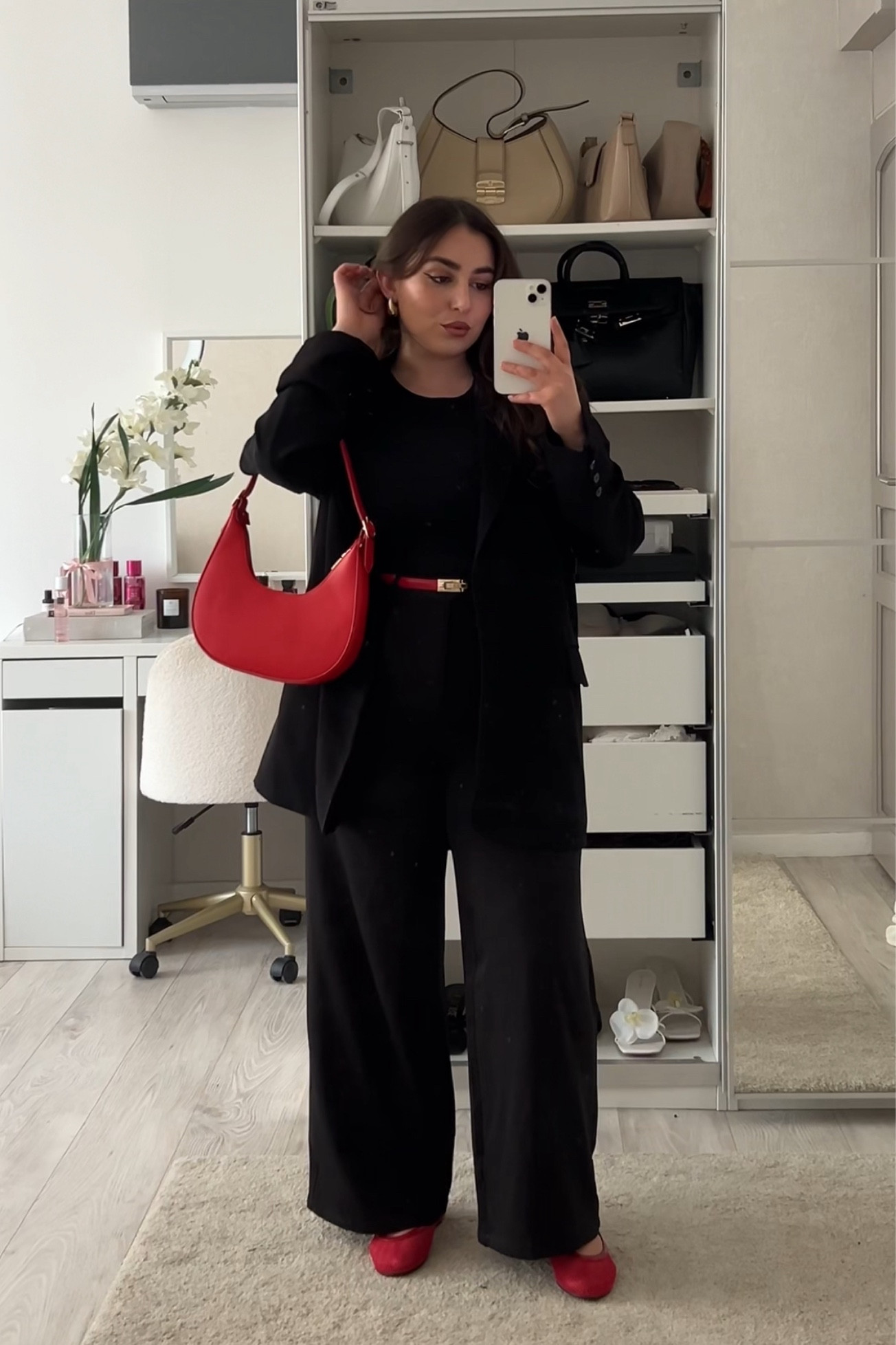 Red is definitely a fall fashion trend

#LTKfrance #FashionMonth #LTKautumn
