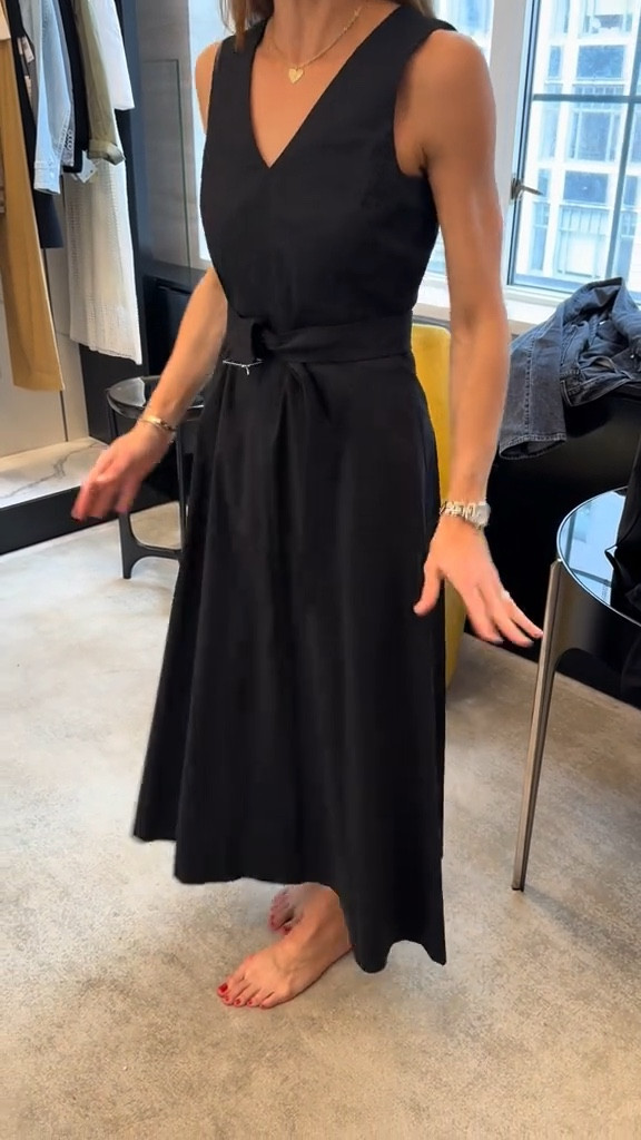 PART 3: Fitting @Bergdorf Goodman w client(s)… I’m starting to document more. (Trying). Full disclosure- this is a mix of clients.  LINK IN BIO TO SHOP! And TY 🙏#springfitting #nycstylist #nyc #stylistpicks #springsummer #nycmom #nycshopping #bergdorfgoodman #fittings #summerootd #workwear #workstyle 

#LTKworkwear #LTKstyletip #LTKSeasonal