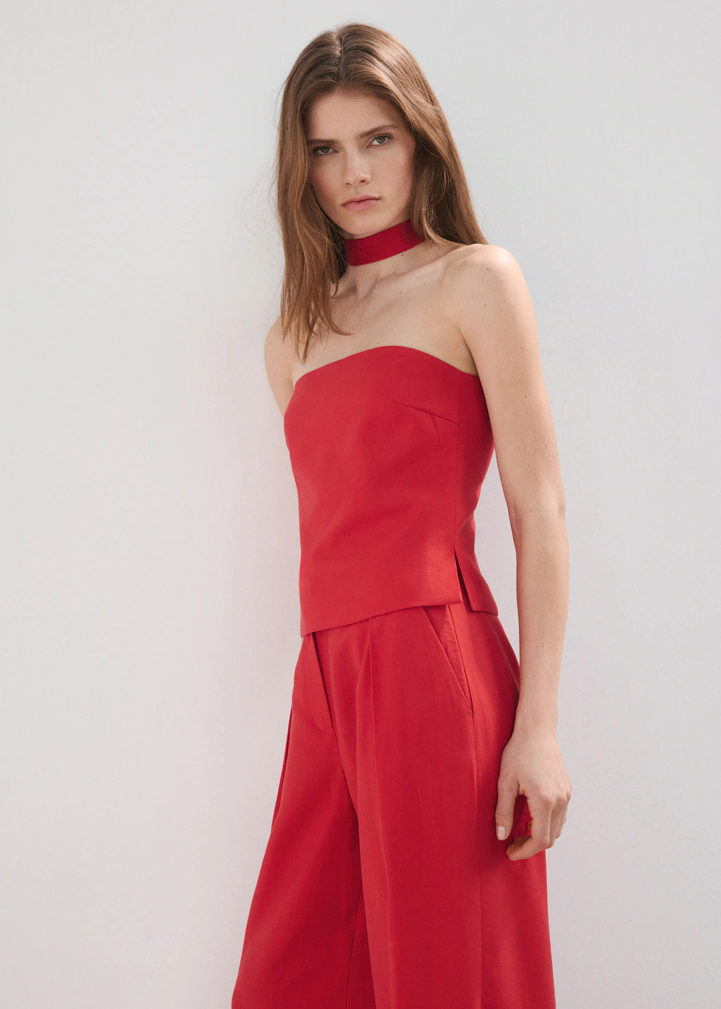 Lyocell top with a halter neck | MANGO (UK)