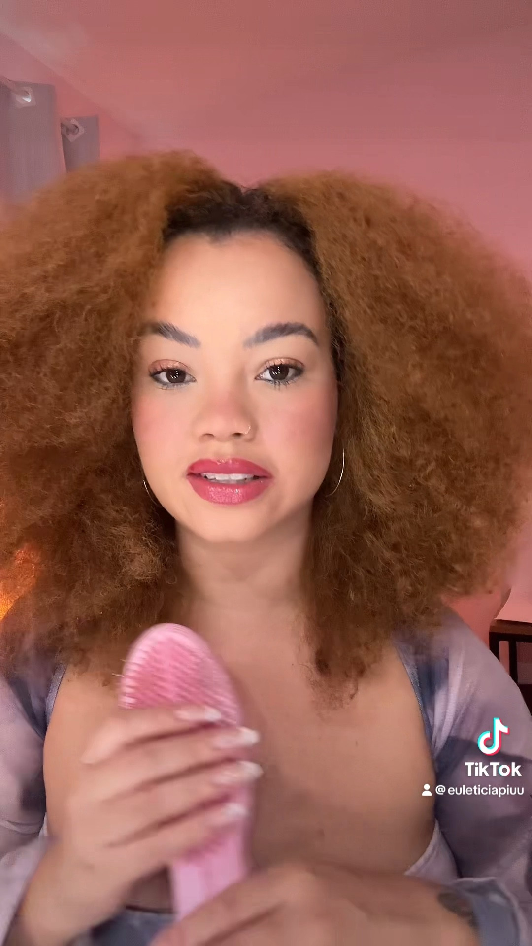 A técnica Blow out fica ainda mais fácil com TANGLE TEEZER 

Cupom: tangle10 
No site da #amobelezaltk #ltkbrasil