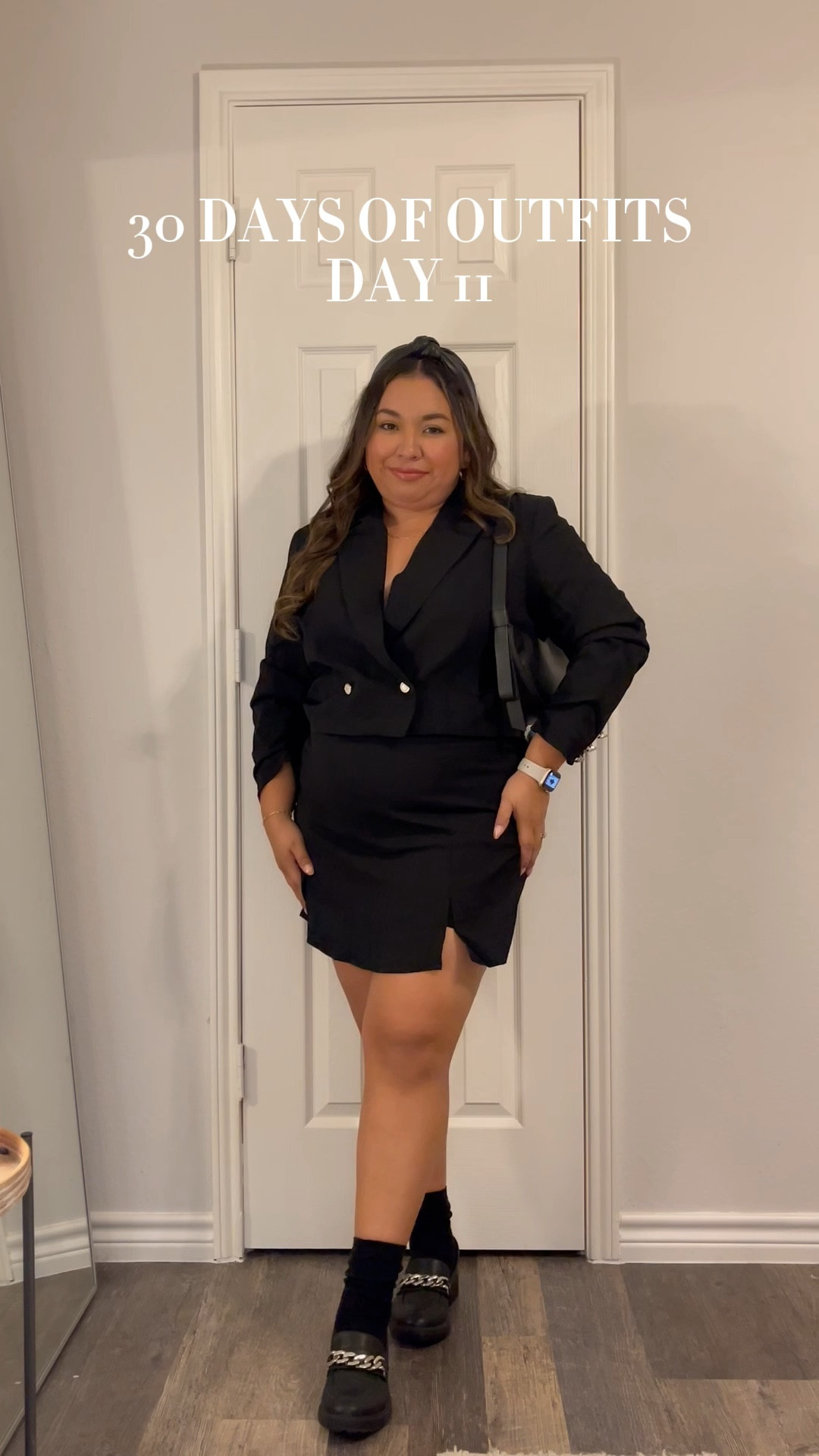 30 Days of Fall Outfits: Day 11

Fall fashion, fall outfits, fall outfit idea, fall transition outfit, shoulder bag, black skort, black cropped blazer, black chunky loafers, black loafers, two piece set, amazon finds 

#LTKSeasonal #LTKmidsize #LTKstyletip