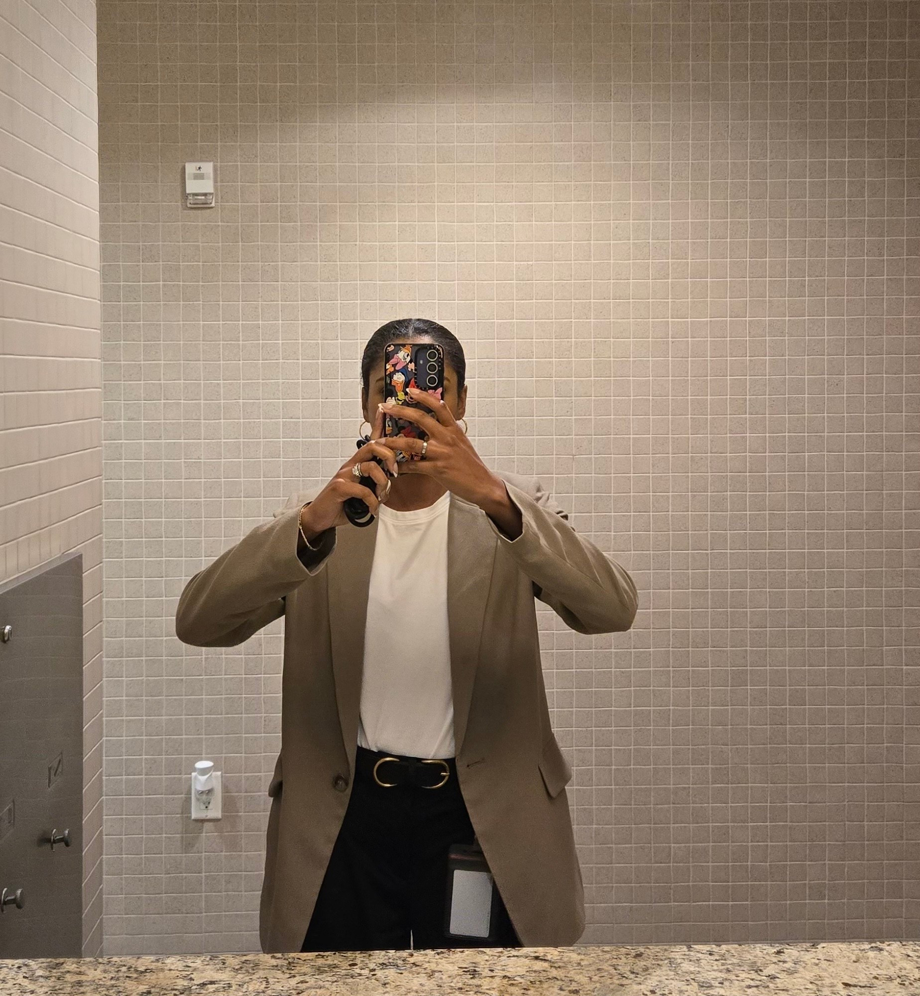 Work #ootd
One of my favorite outfits (which is also easy to style) consists of a blazer, white t shirt and comfortable pants. Shop this look below ⬇️

#LTKdayinmylife #LTKootd #LTKWorkwear