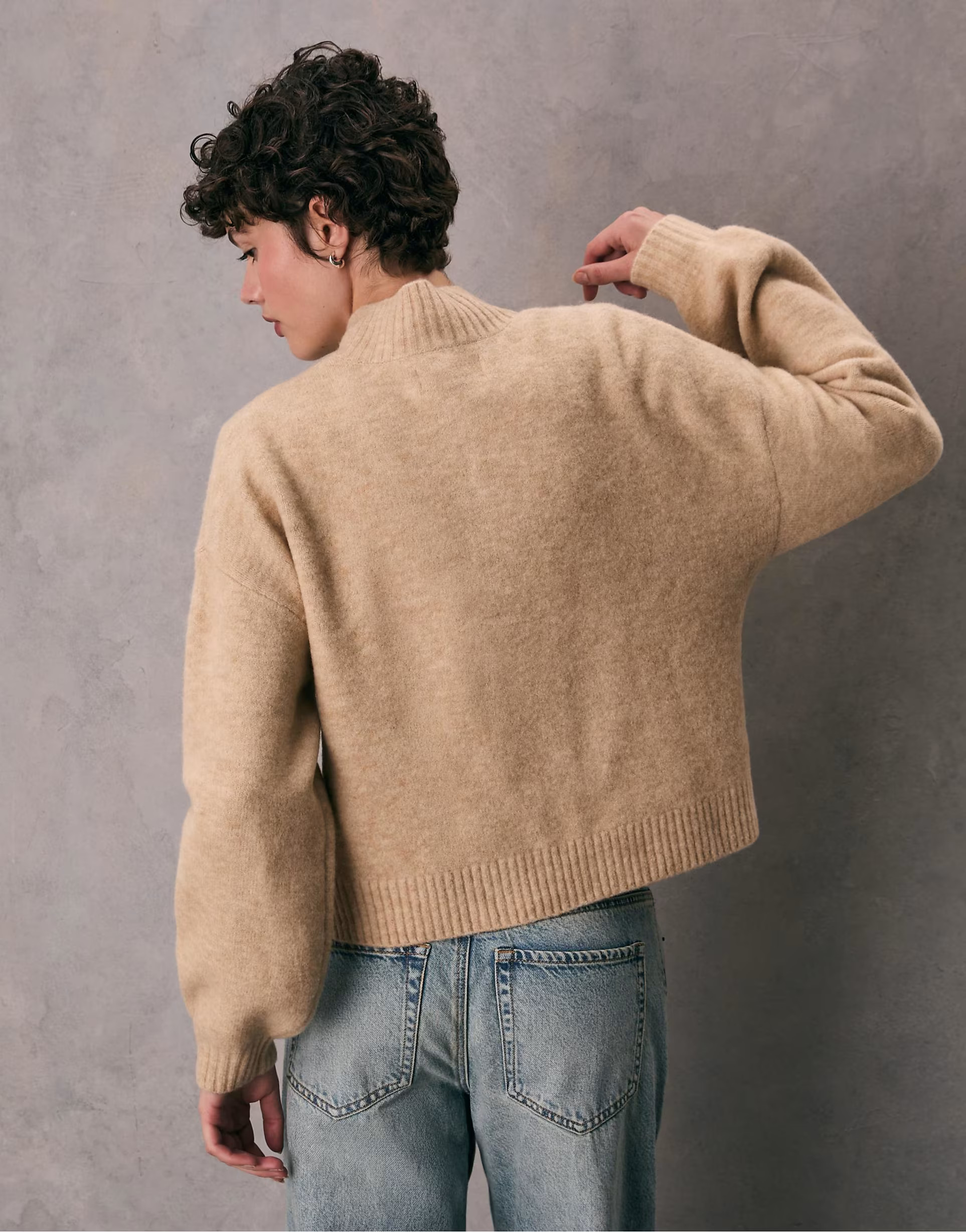 Stradivarius – Strickpullover in Beige mit Reißverschluss | ASOS (Global)