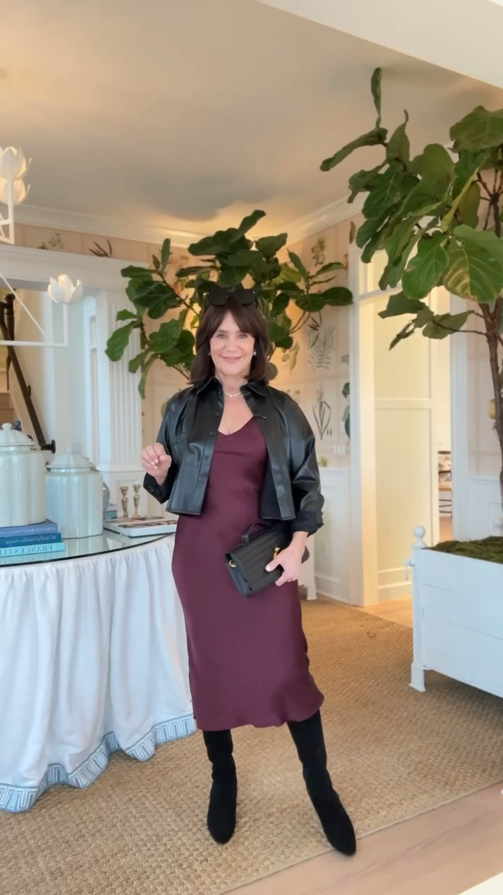 The Quince washable silk dresses are sooo good! You can wear them any time of year. Switch out sandals for boots and throw a sweater over your shoulders!

@onequince #quincepartner