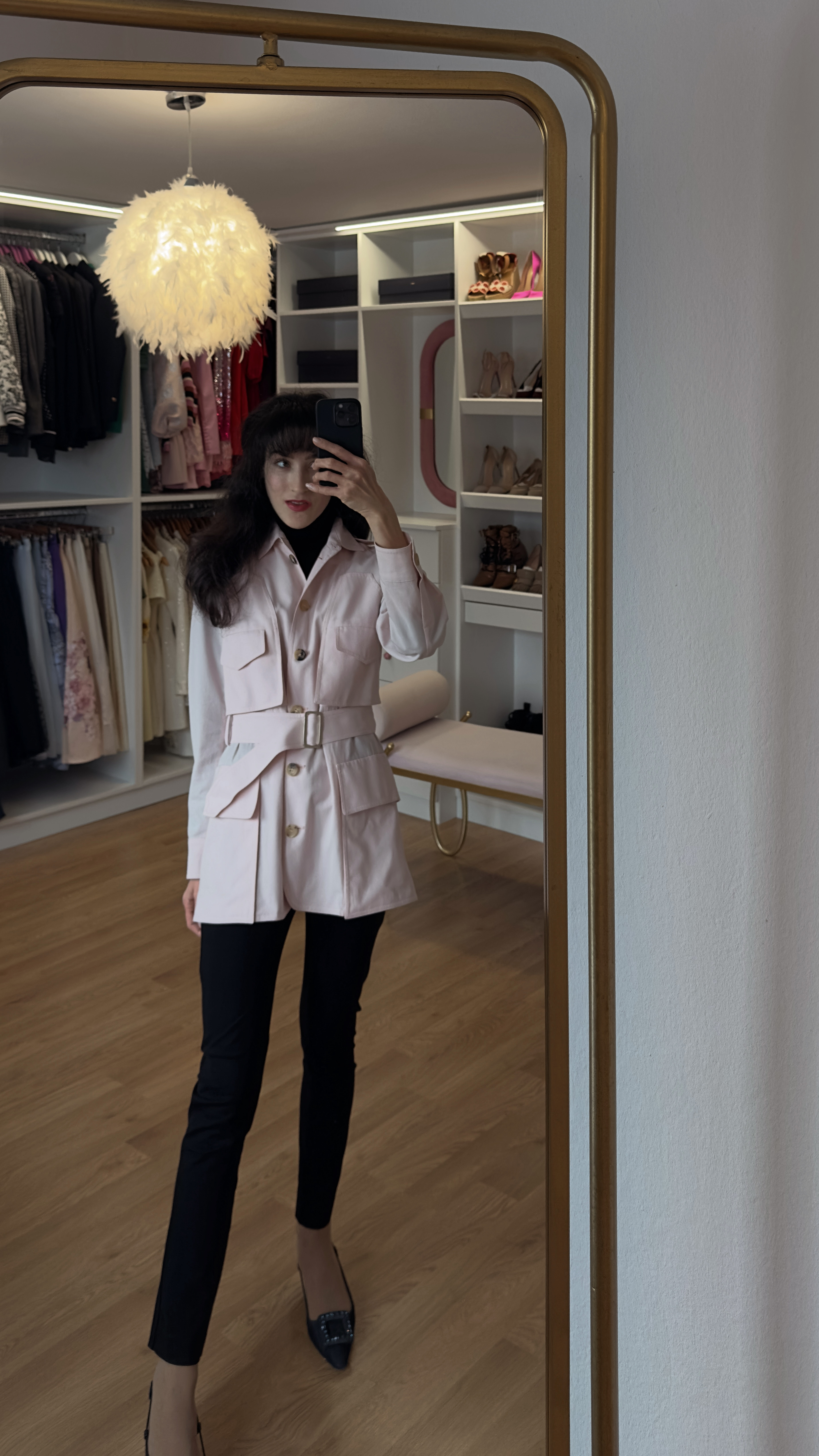 Everyday outfits, spring outfits 2026, daily looks, look simples, spring outfit, look casual, look basico, look casual femenino, spring capsule wardrobe, spring fits, old money spring outfits, classy spring outfits, black skinny pants, safari jacket, black turtleneck, Max Mara @maxmara 

 #LTKootd #LTKWorkwear #LTKTravel