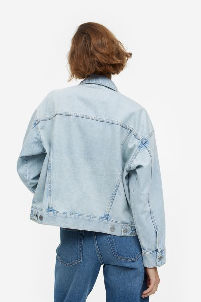 Oversized denim jacket | H&M (UK, MY, IN, SG, PH, TW, HK)