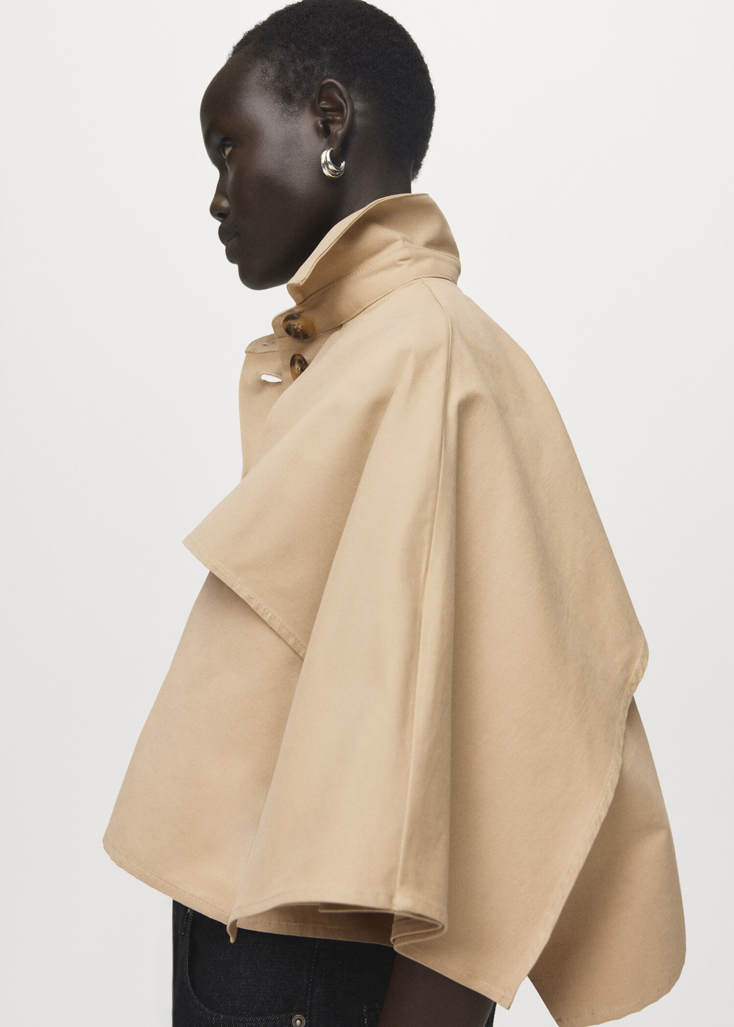 Cape-style cropped trench coat - Women | MANGO USA | Mango (US/MX/AU)