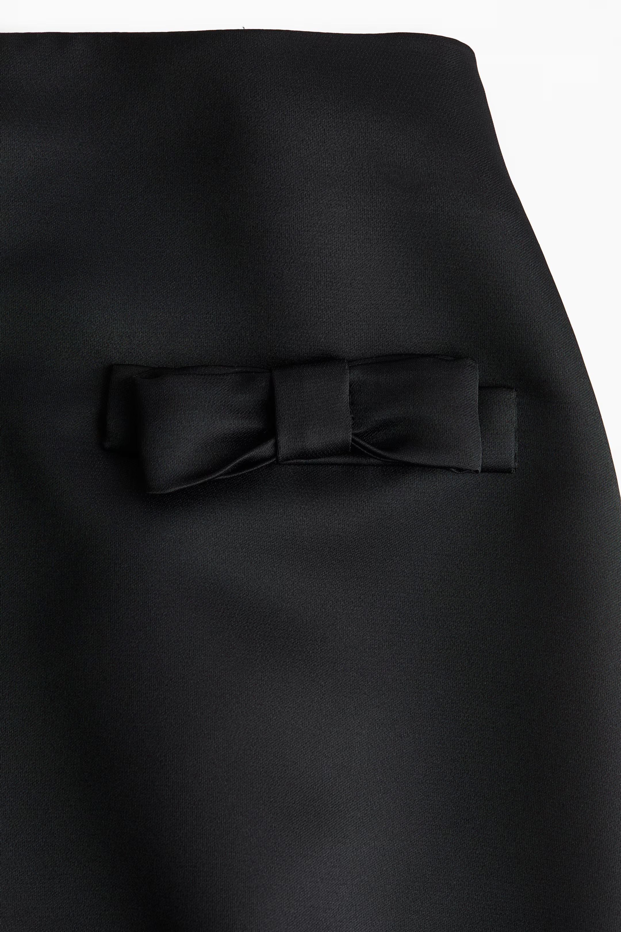Bow-detail satin mini skirt | H&M (UK, MY, IN, SG, PH, TW, HK)