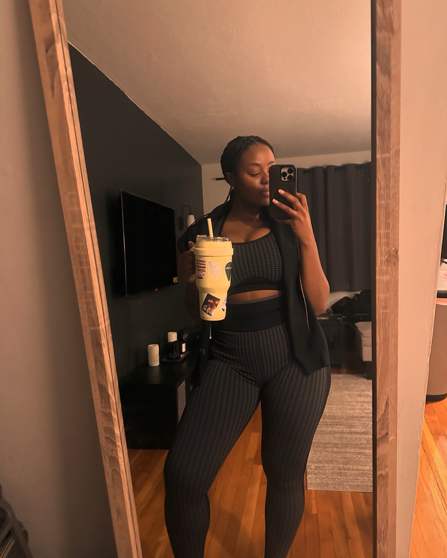 OK, now this is what I mean when I said I want to 

✅Look like I’m in my fave flannel PJ’s 

✅Feel warm

✅ While hiding my food belly 

You need to add this to your holiday wish list now 

Bra @fabletics 
Leggings @fabletics 
3/4 fleece zip @fabletics 

#mentallfashion  #fableticspartner #flannelpants #compressionleggings #gymleggings #supportivebra #cutegymclothes #holidaywishlist #gifts2024

#LTKFitness #LTKMidsize #LTKHoliday