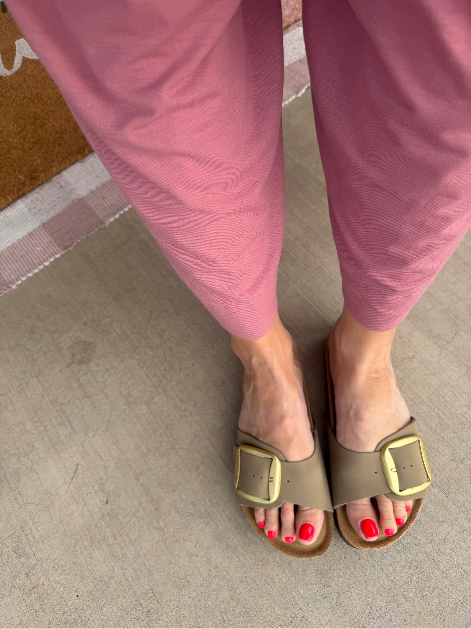 These look just like Birkenstocks! 

#LTKmomlife #LTKootd #LTKgrwm