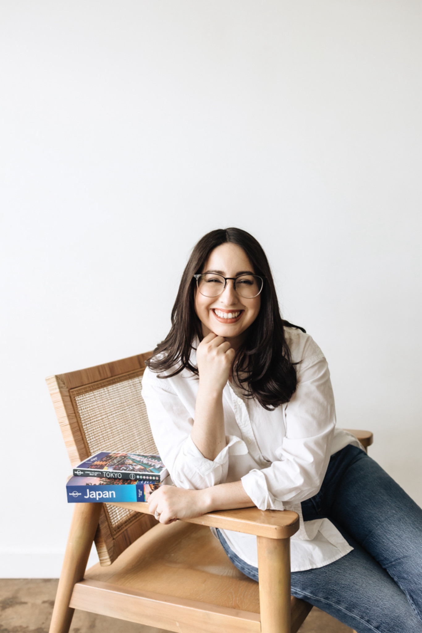 Brand photography | travel and lifestyle blogger | branding outfit | white button down, Levi’s jeans, Japan travel books

#LTKU #LTKWorkwear #LTKStyleTip