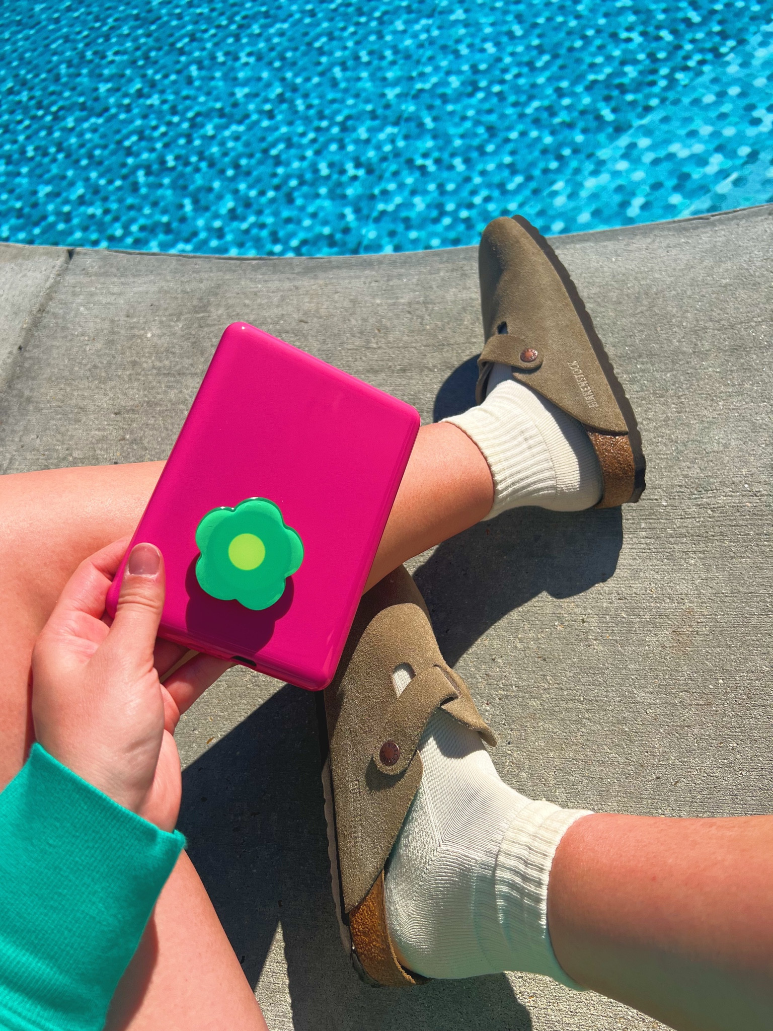 Birkenstock Boston’s FINALLY back in stock!!! 

#birkenstockbostons #birkenstock #clogshoes #potatoshes #summerfit #shoecheck #shoegame #spring #summer 

#LTKitbag #LTKfit #LTKshoecrush