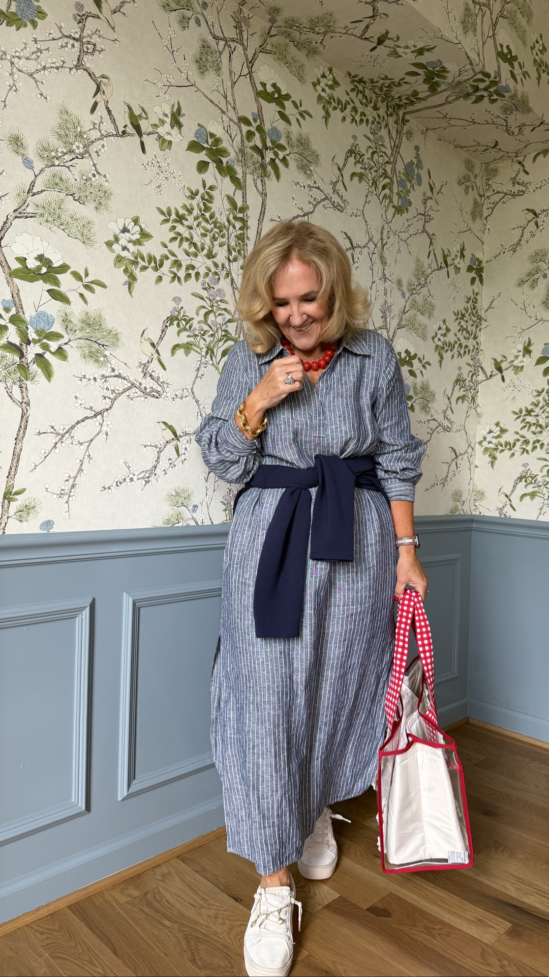 I love this @quince linen dress 
Styling it 3 ways 
Dress size medium 
Jelly tote 20% off code NANETTE

#LTKOver40 #LTKSeasonal #LTKootd

#LTKSaleAlert