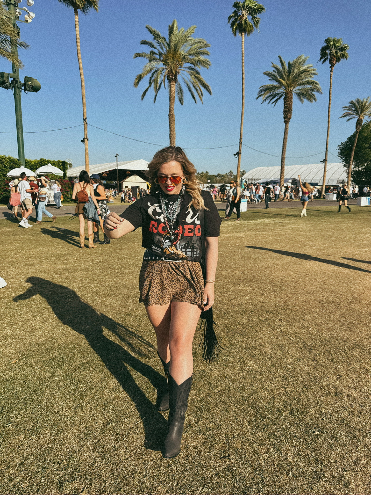 Midsize Stagecoach Outfit | Country Concert Outfit | Festival Outfit 

Size 12 | Large | 5'4"  

 #LTKFestival #LTKMidsize #LTKStyleTip