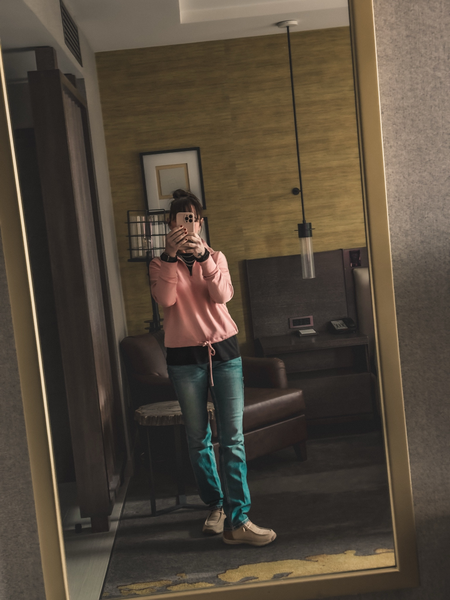 OOTD hiking the Arches edition. 🫶 🥾

Size Small 135lbs 5’ 6”

#roper #ariat #phonecase 

#LTKOver40 #LTKActive