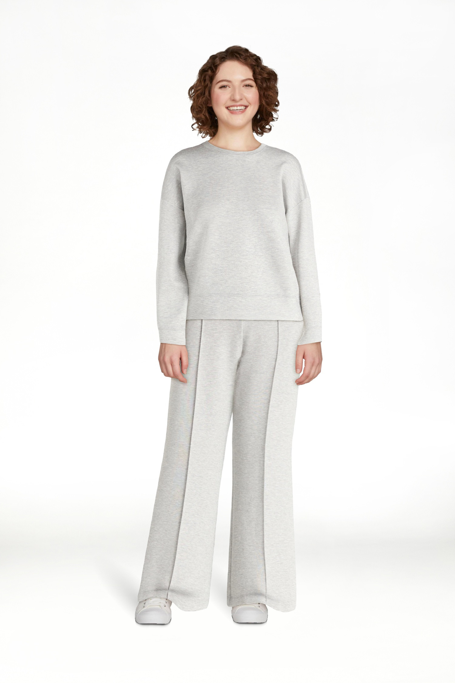 Scoop Women's and Women's Plus New Scubaknit Cropped Sweatshirt with Drop Sleeves, Sizes XS-4X | Walmart (US)