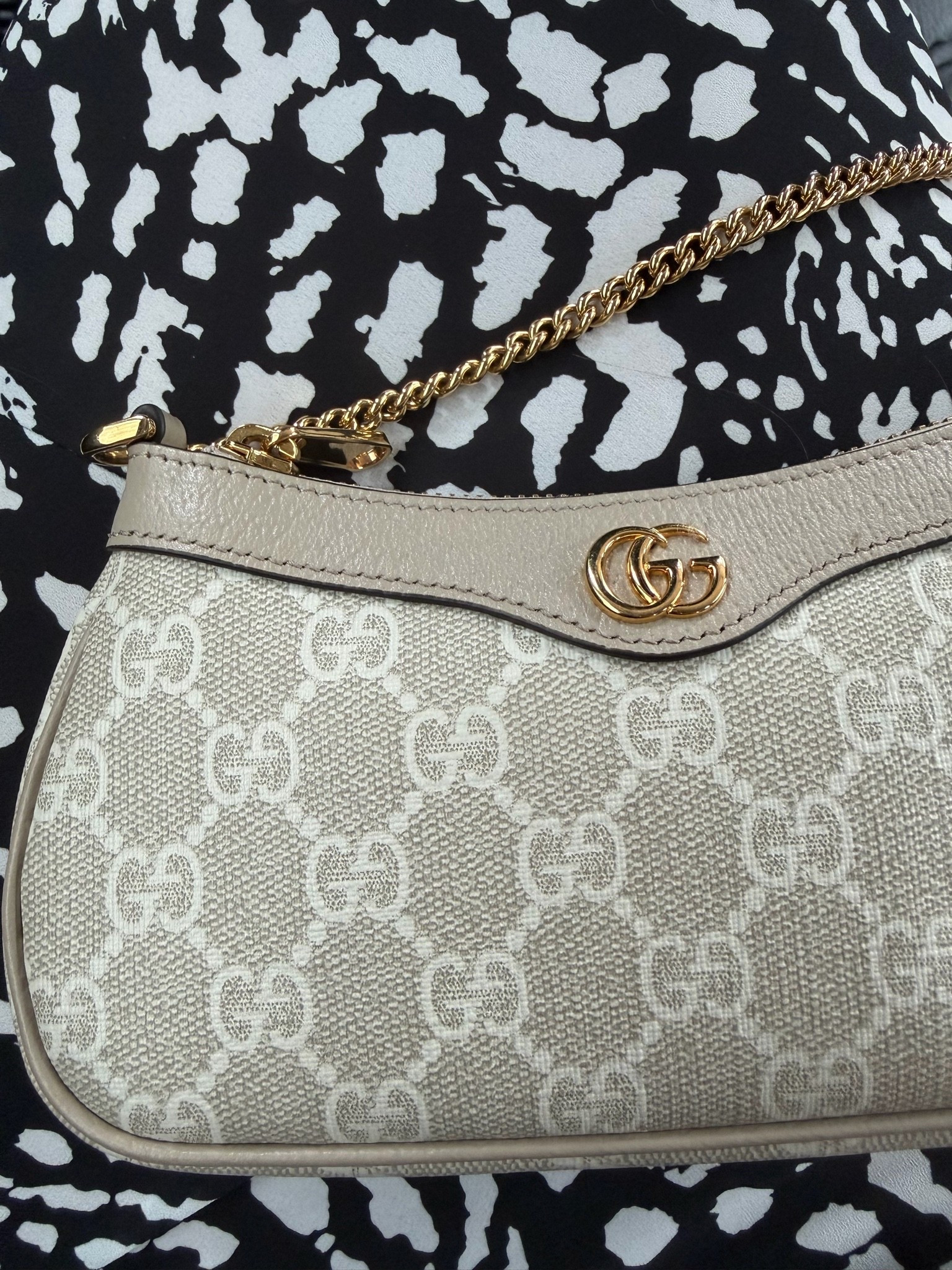 Obsessed with the Gucci Ophidia shoulder bag 🤍 The size is PERFECT and somehow fits so much more than you’d expect. Easily one of the most comfortable designer shoulder bags I own — I’ve genuinely forgotten I even had it on while walking around 😂 The neutral GG Supreme canvas + gold hardware makes it such an easy everyday bag and it goes with basically everything. Even though it’s definitely an investment, the amount of wear I’ve gotten out of it has more than justified the price.

 #GucciBag #NeutralAccessories #FallFashion #FallAccessories #GucciOphidia #DesignerHandbag #ShoulderBag #EverydayBag #LuxuryHandbag #DesignerBag

#LTKootd #LTKTravel