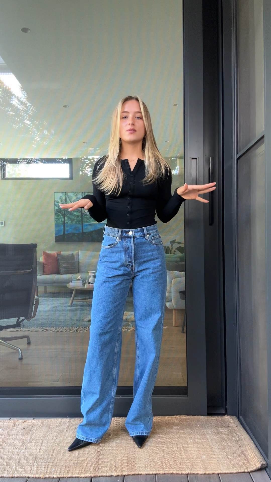 THE most beautiful fitting jeans that sit amazingly on your legs/waist!! And paired it with a fitted cardigan black long sleeve 🖤🤝🏼 both Henne pieces!

Wearing size 26 in the jeans, And a size 6 in the top! 

#LTKstyletip #LTKaustralia #LTKSeasonal