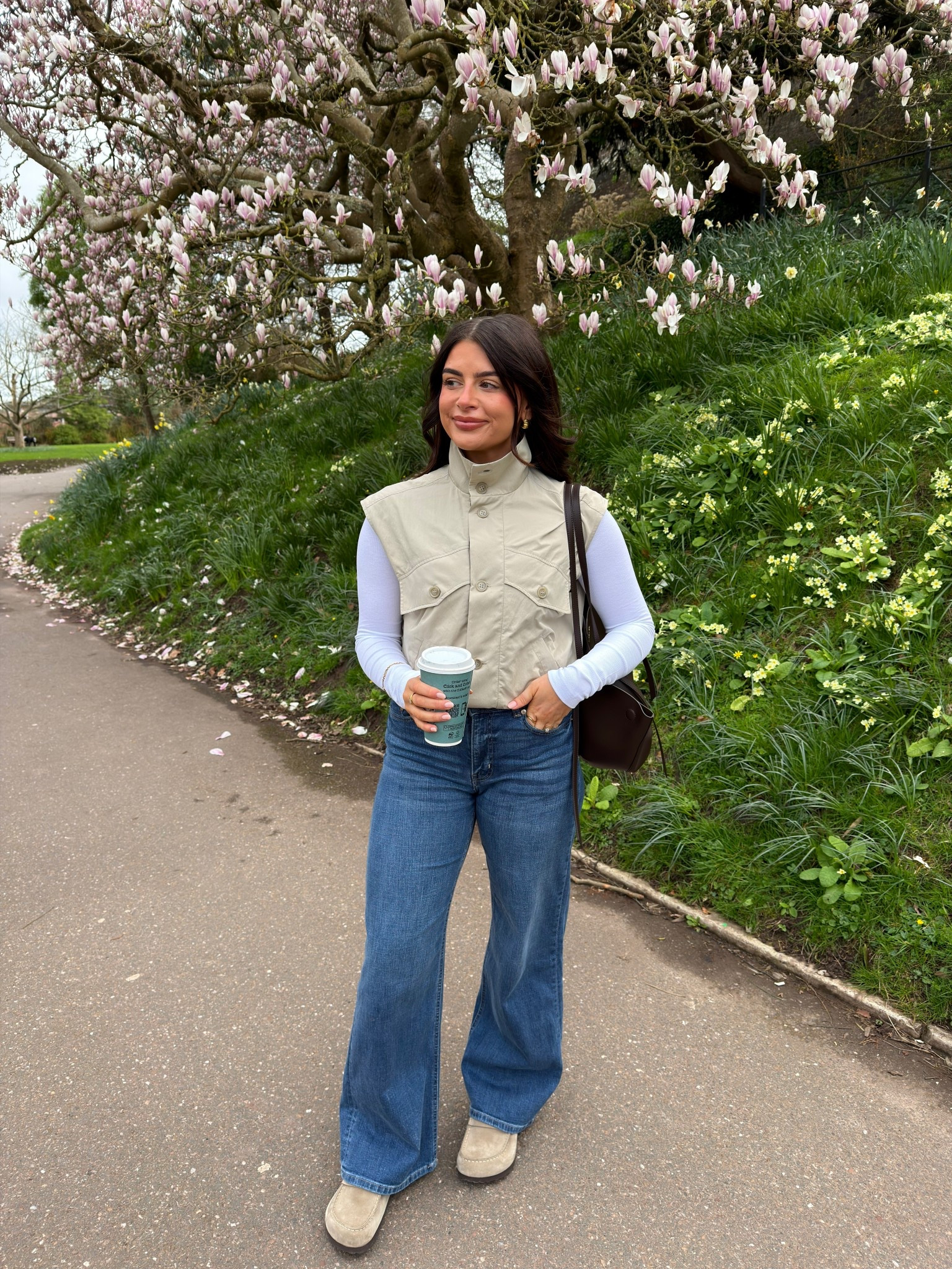 Casual transitional spring outfit ☕️🌸

Sleeveless Utility jacket - S 
Long sleeve top - XS  
Jeans - 8