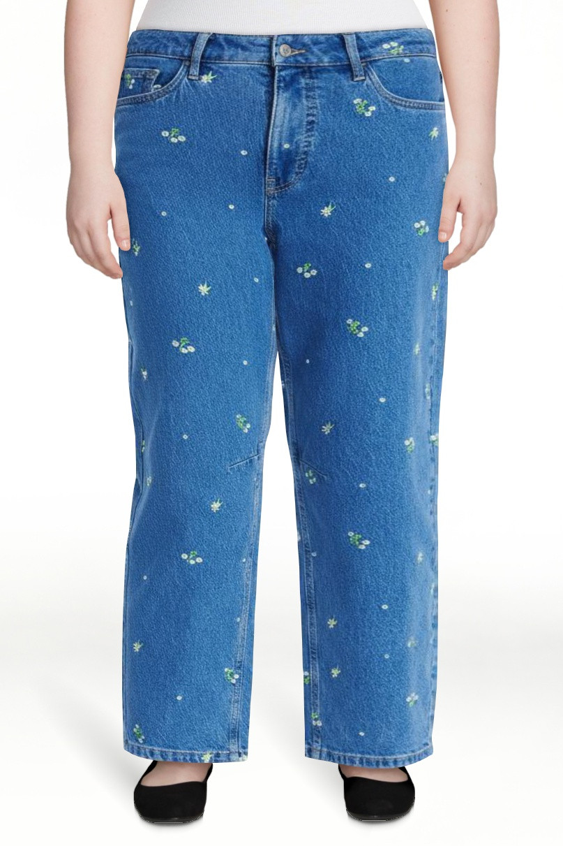 Free Assembly Women's and Women's Plus Embroidered Mid Rise Cropped Barrel Jeans, Sizes 0-26W | Walmart (US)