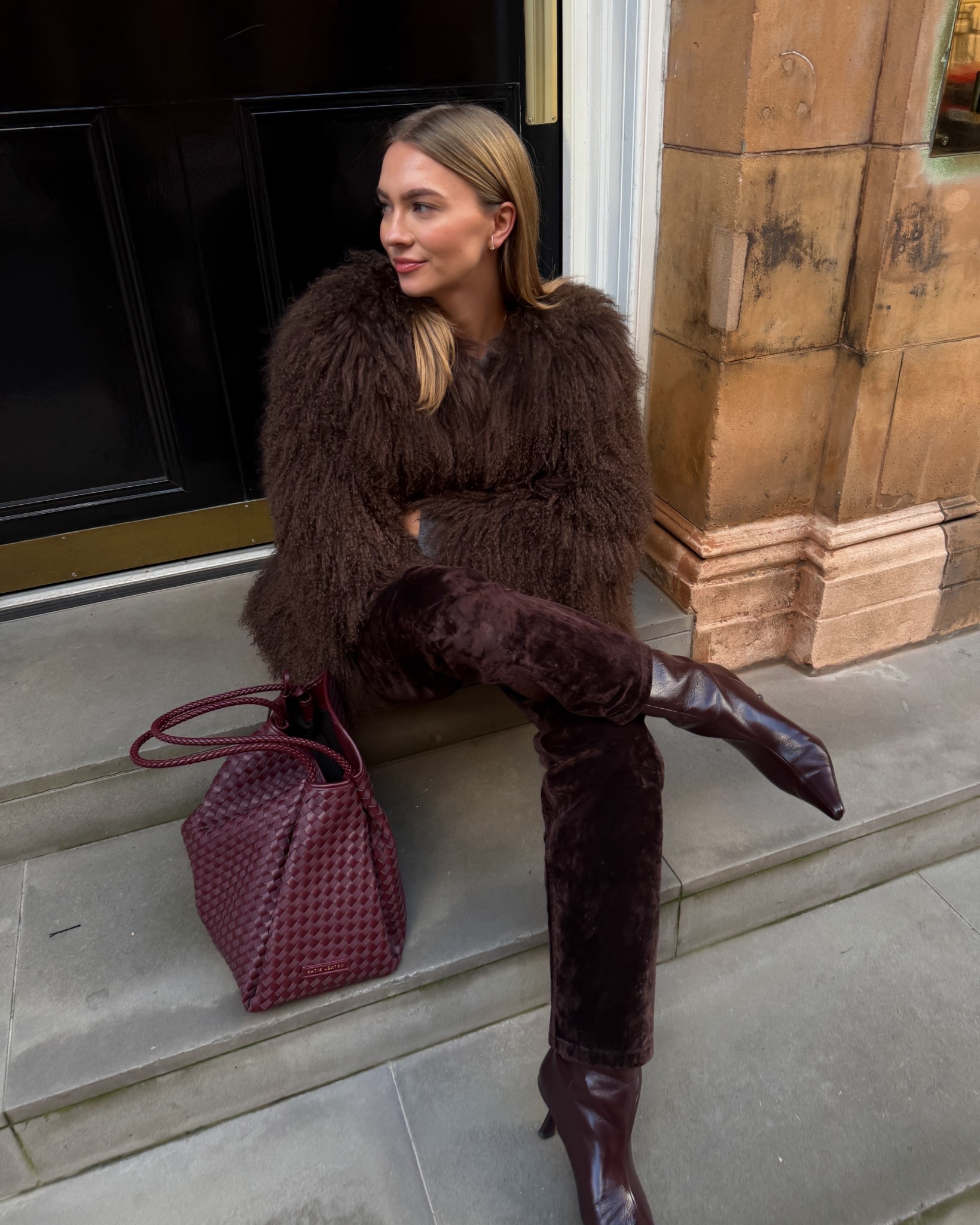 Cosy outfit of the day 
Fluffy faux fur coat 
Velvet massimo dutti trousers 
Burgundy woven bag 