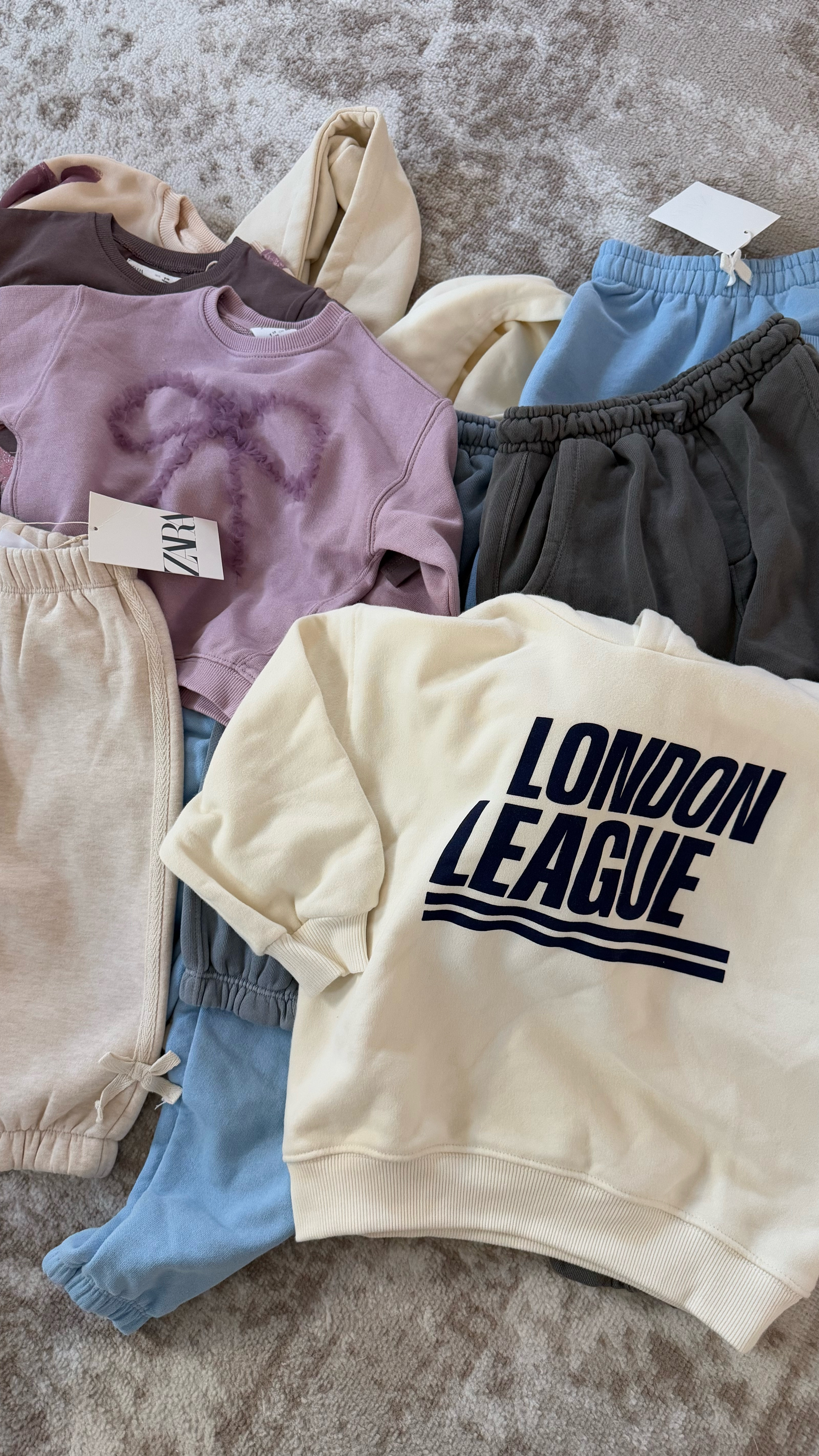 The cutest Zara haul for the kiddos 💙💗 

Zara, Kids clothing, toddler clothing, baby girl outfits, toddler boy outfits, preschool boy outfits, kids winter clothing, sweatsuit for kids, matching set for baby, matching set for toddler, fall outfits for boys, fall outfits for girls 

#LTKKids #LTKFamily #LTKBaby