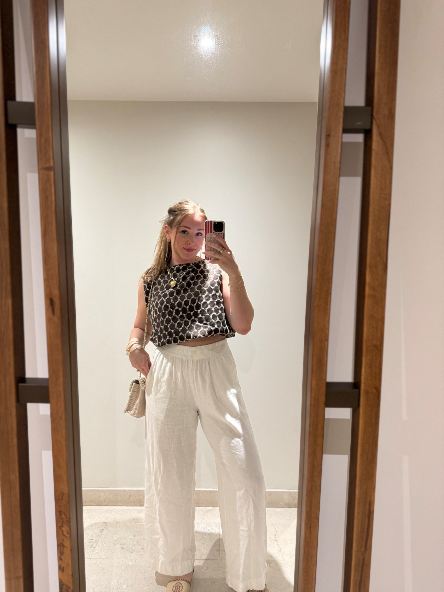 Comfiest dinner fit! 

Top shopgoldie.com 