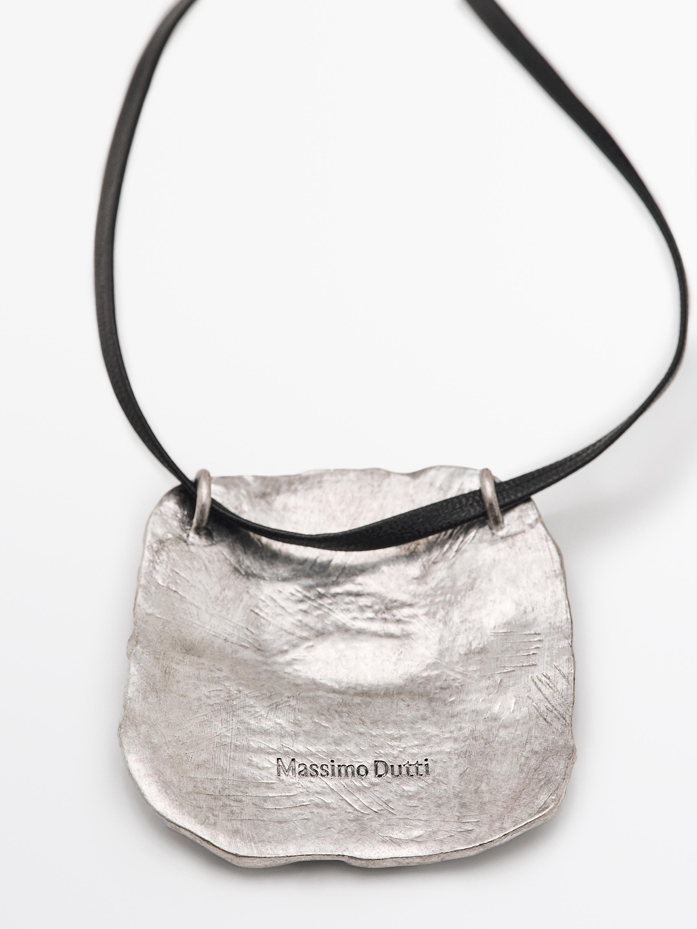 Textured medallion necklace | Massimo Dutti UK