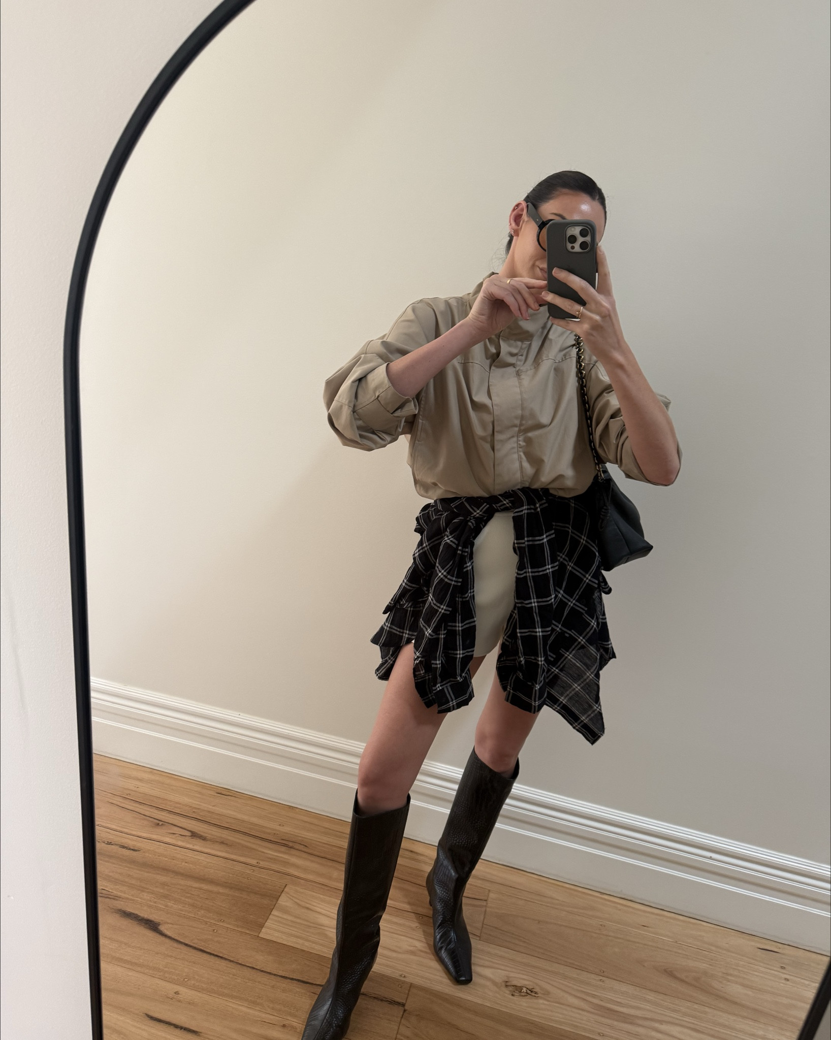 OOTD 

Beige spray jacket 
White shorts 
Checkered shirt 
High knee leather black boots 
Oversized sunglasses 

#LTKstyletip #LTKaustralia #LTKautumn