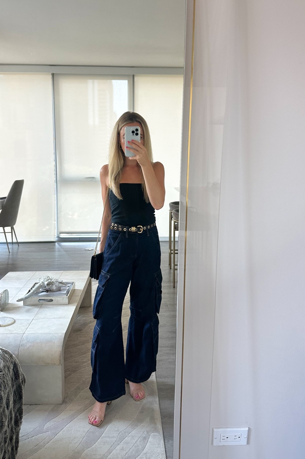 Chicago: Daily Outfit- night out look


ootd style fashion, cargo pants, cargo jeans, cargo denim, Ruti pants, petite pants, night out look, black tube top outfit, Madewell belt,

#LTKootd #LTKgrwm #LTKdayinmylife