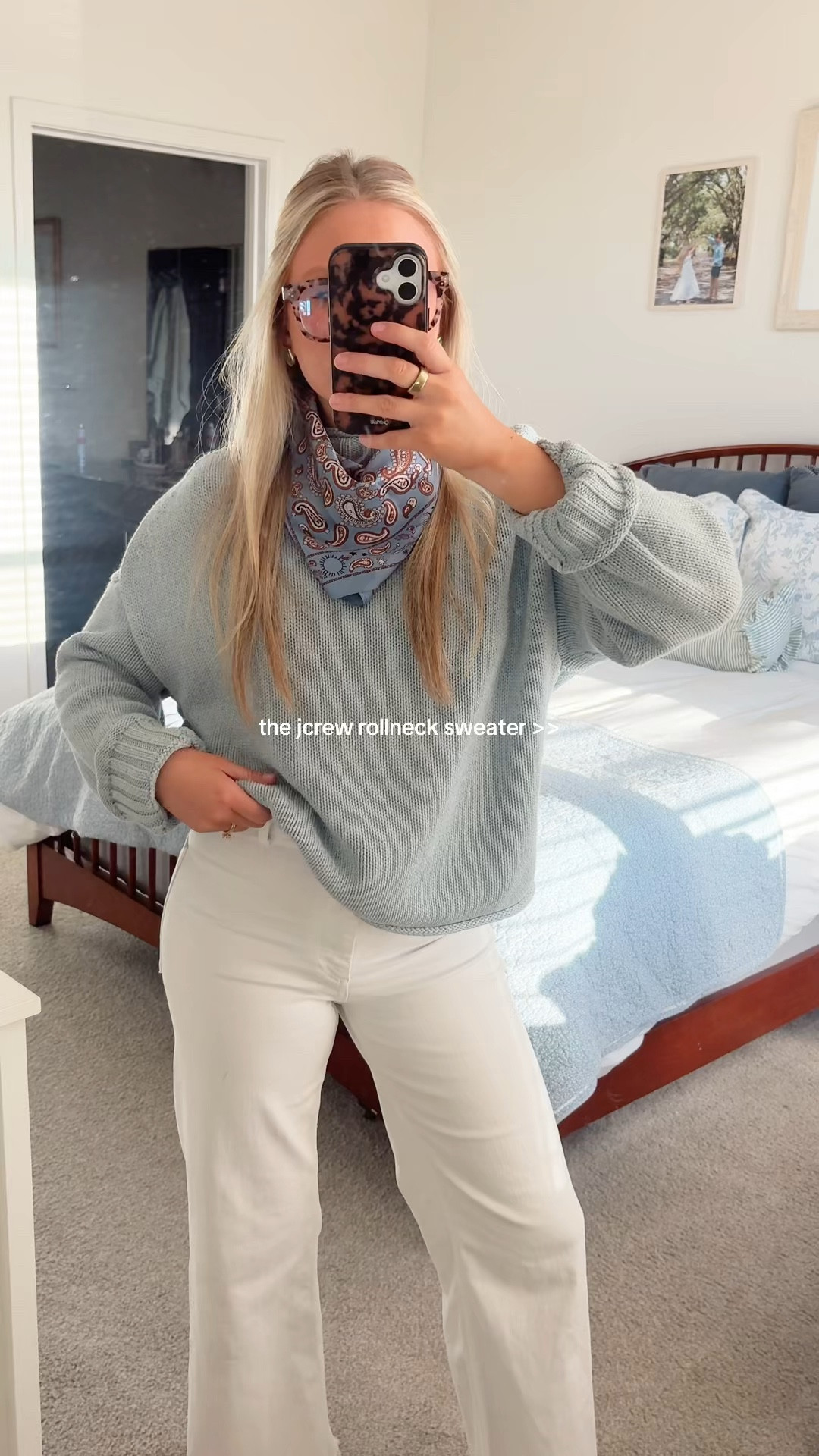 My fav sweater especially for spring!!! Wearing a size XS