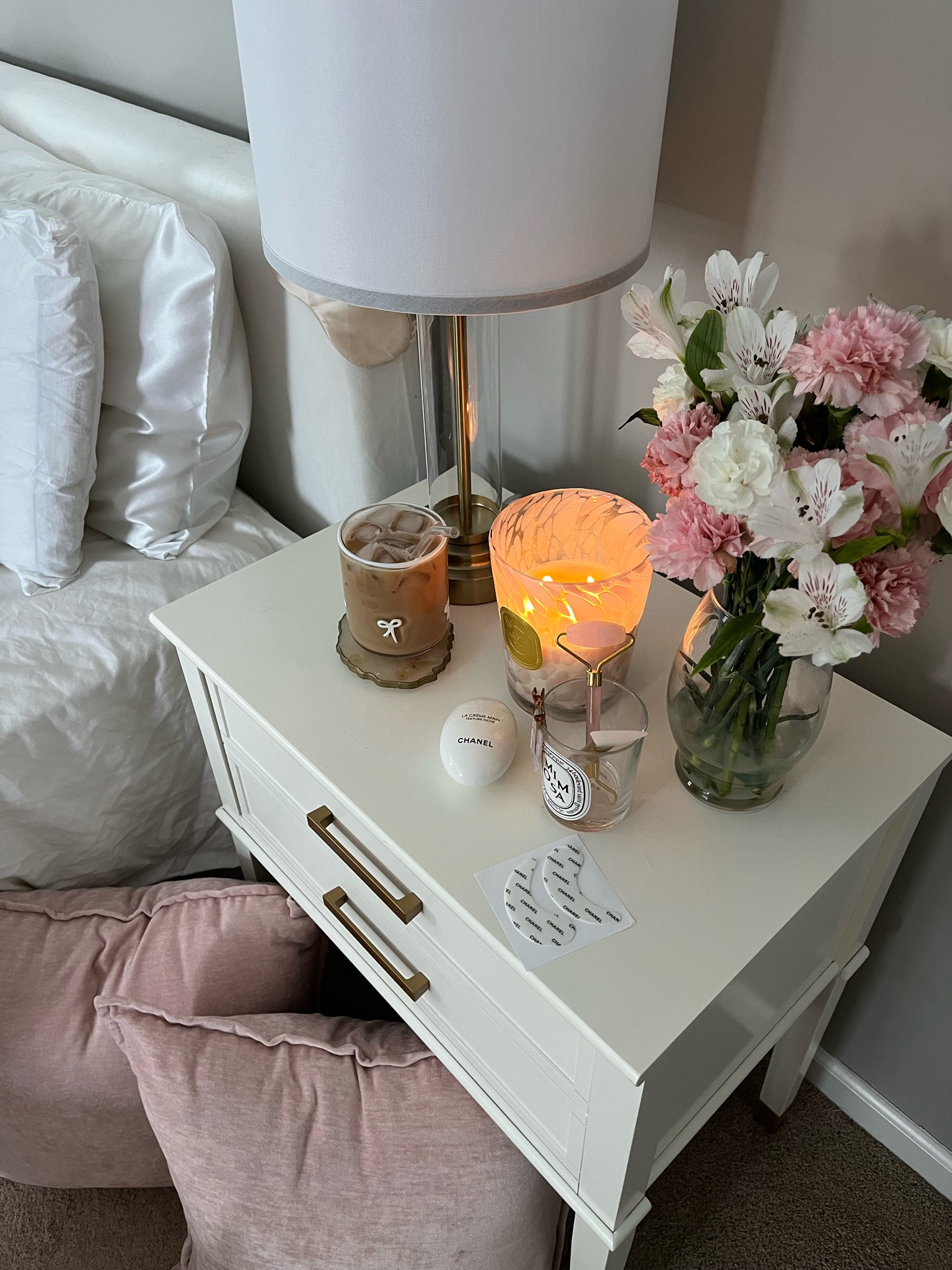 My nightstand ☕️🤍🩰

Bedside table, nightstand, bedroom, home decor, amazon home, preppy, grandmillennial, grand millennial, candle, coffee, self care, girly girl, aesthetic 

#LTKBeauty #LTKHome