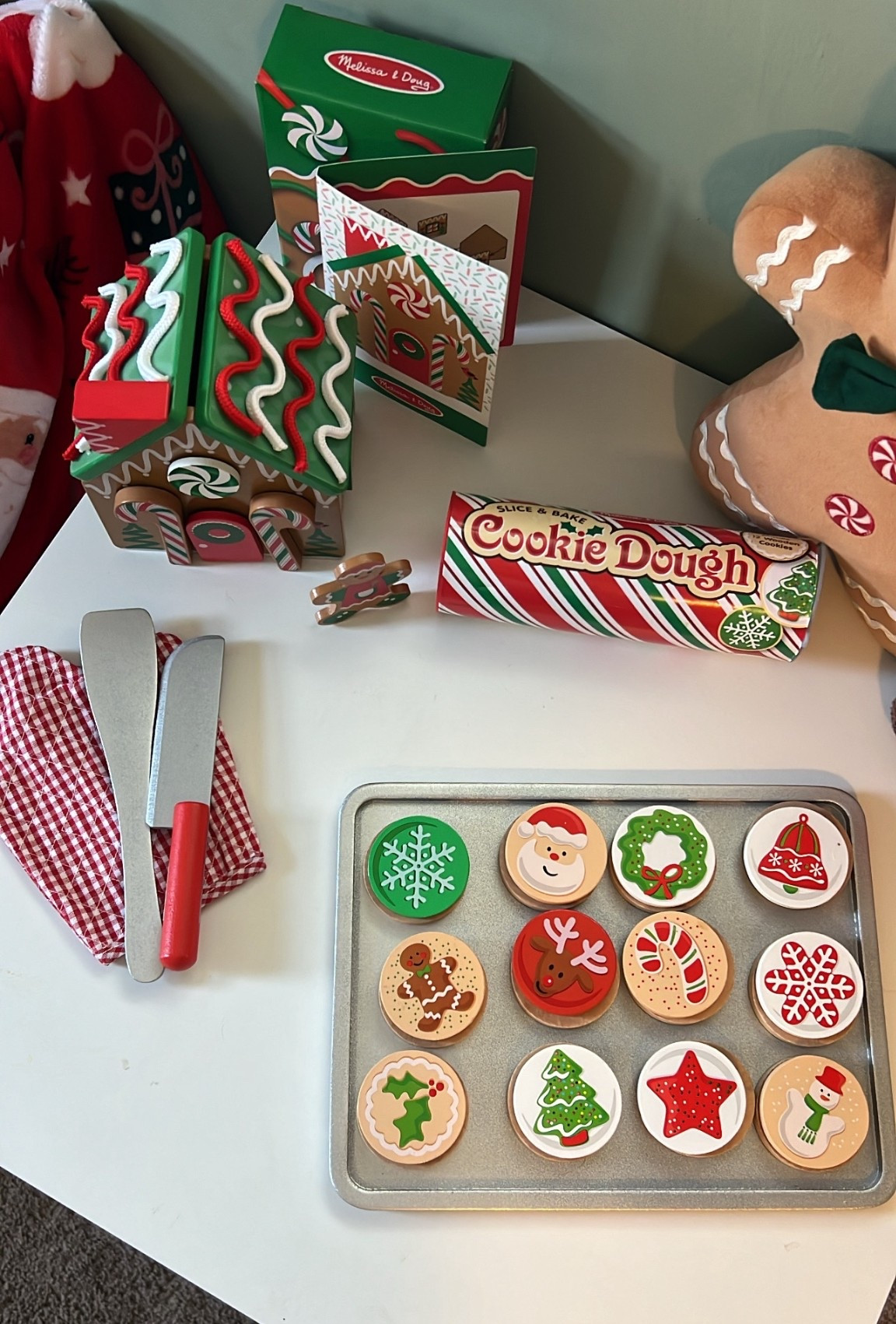 Literally the cutest set up for Christmas play! 🎄❤️ 🍪 🏠

Bradley’s gingerbread house is on sale for $15 right now and there’s a pink one for the girlies too 🩷

#LTKKids #LTKHoliday #LTKFindsUnder50
