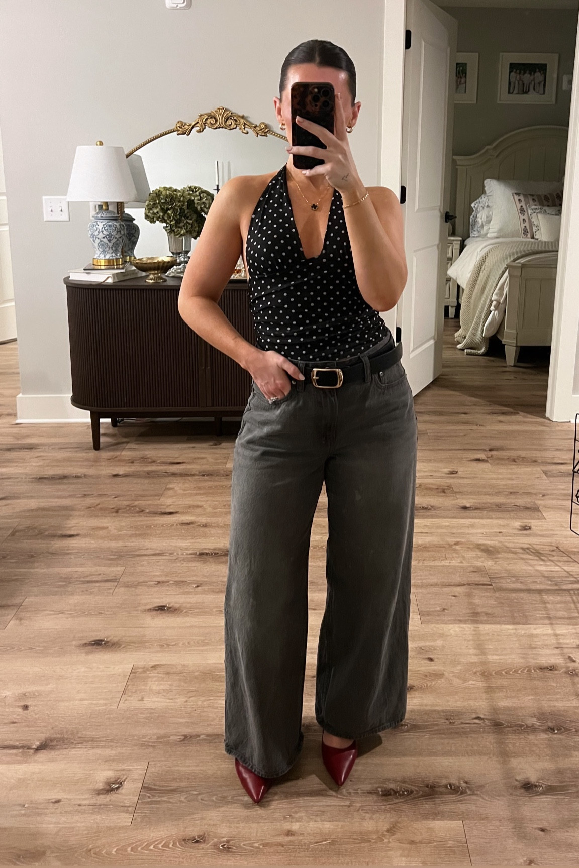 Top: extra small 
Bottoms: 26 petite 

#abercrombie #amazon #chic #polkadot #datenight #curvelove #petite #baggyjeans 

#LTKgrwm #LTKootd #LTKPetite