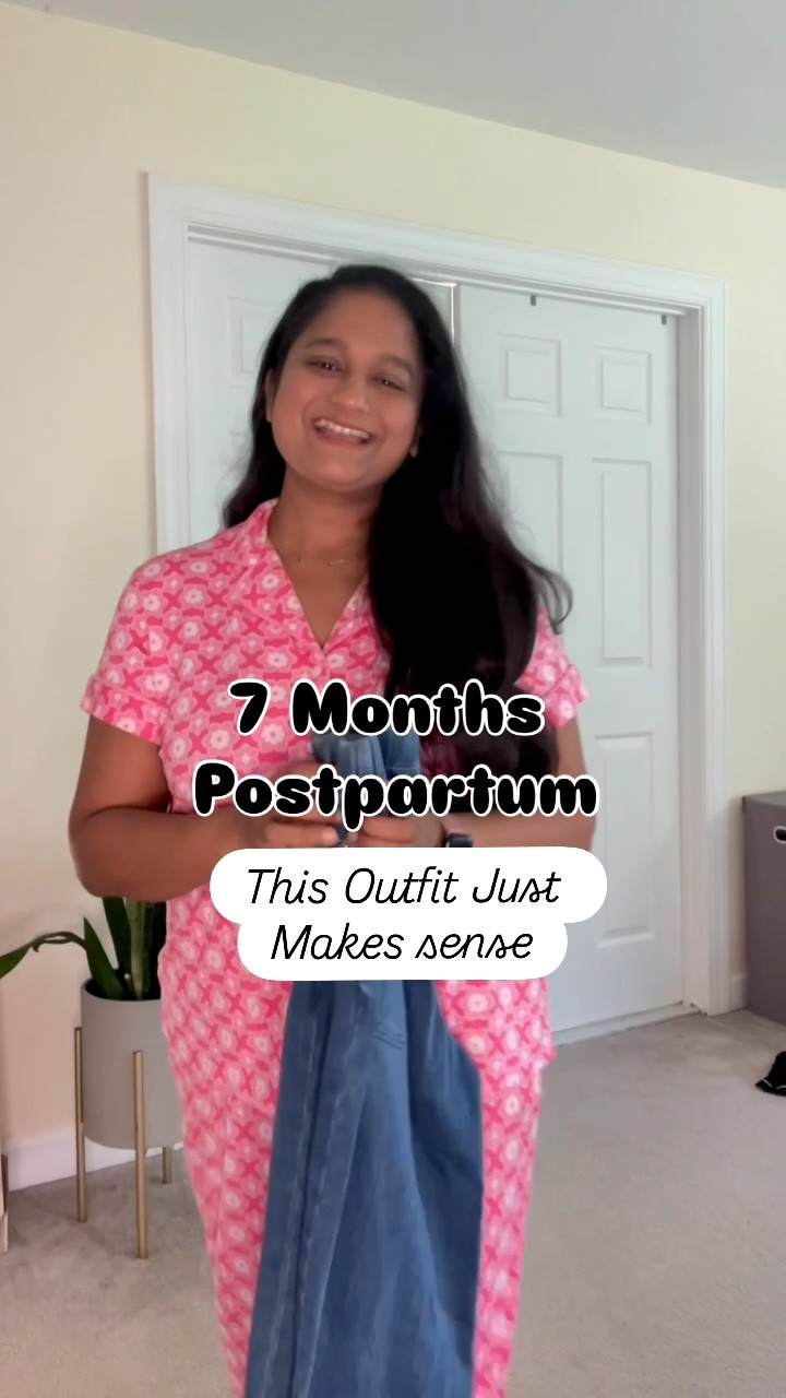 Postpartum style, nursing friendly outfit 
Wearing Lands End poplin elbow smocked top in size S (TTS)
Lands End Starfish High Rise Knit Denim Straight Crop Jeans in Size S 
(TTS) 
Tuckernuck olive green ballet flats 
The horse clementine bag in Olive green color  