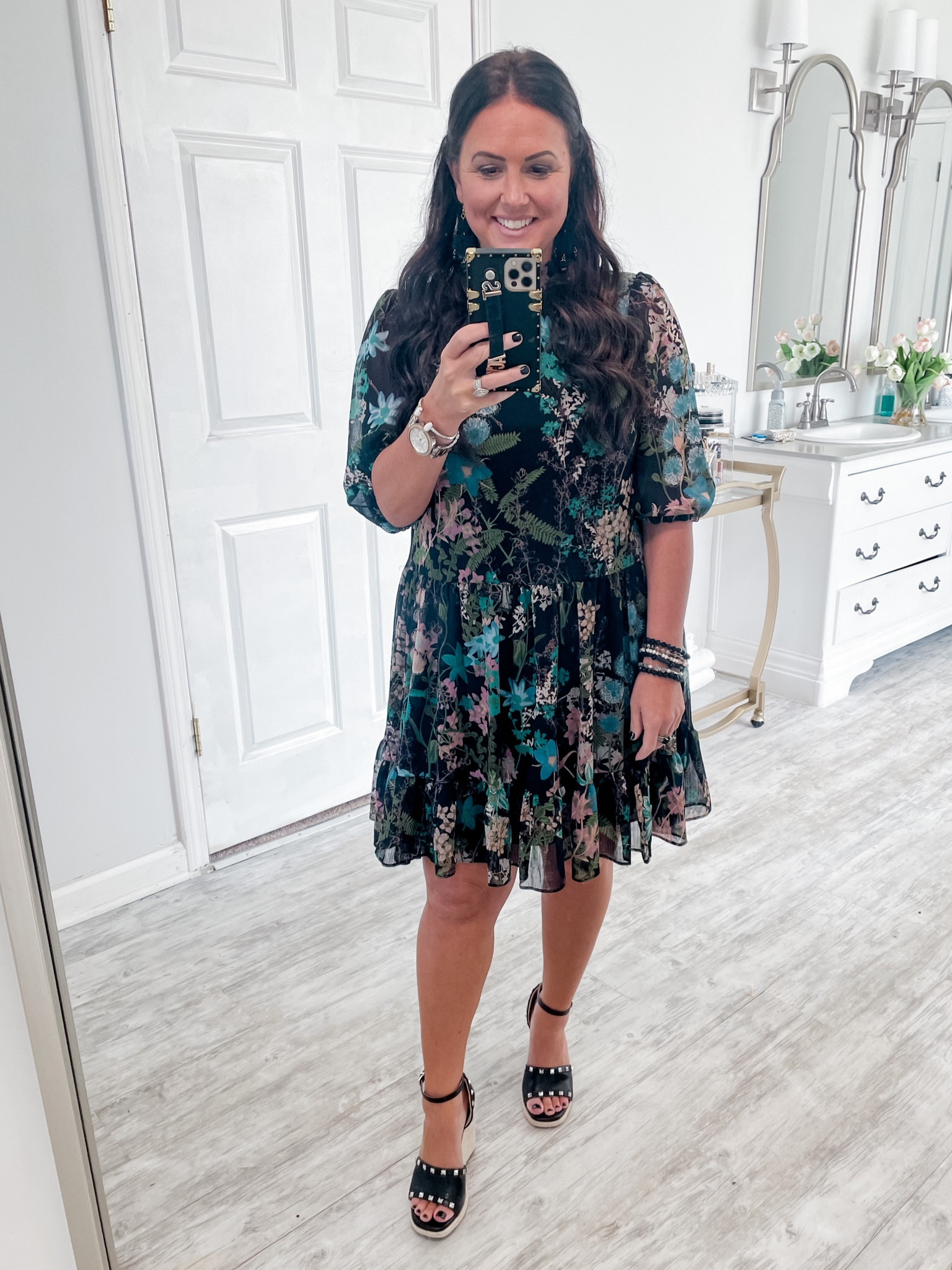 Perfect dress for heading into fall!

Tags:

Fall dress
Transitional dress 
Petite dress
Church dress
Office dress
Fall wedding guest dress
Fall wedding dress
Floral dress
Fall floral
Stud sandals
Stud wedges
DSW
JCPenney
Petite fashion
Modest fashion 
Phone case
iPhone case
Stud case

#LTKSeasonal #LTKshoecrush #LTKunder50