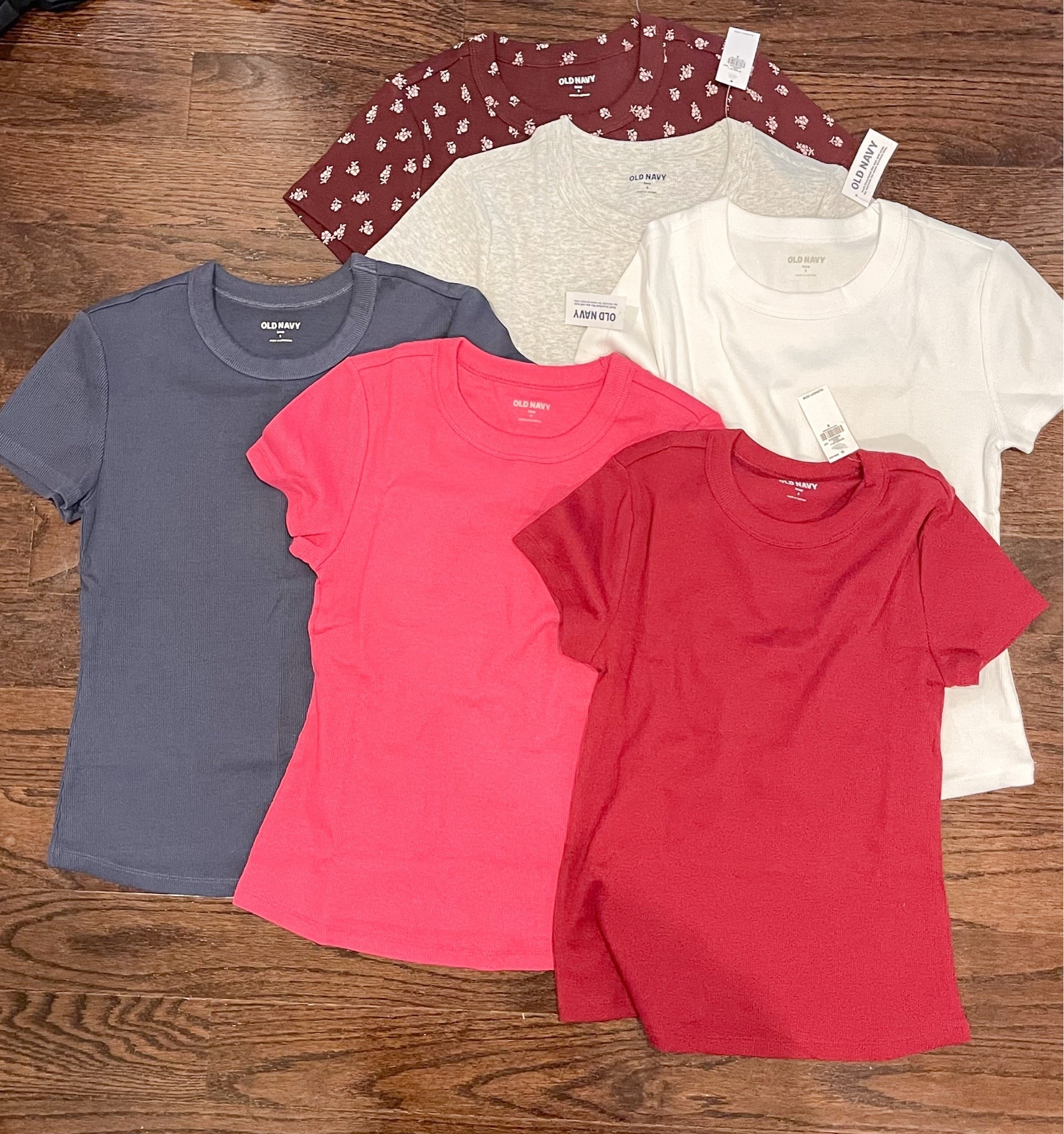 Size small tees

Old Navy snug crop ribbed tees

#LTKSaleAlert #LTKOver40 #LTKSeasonal