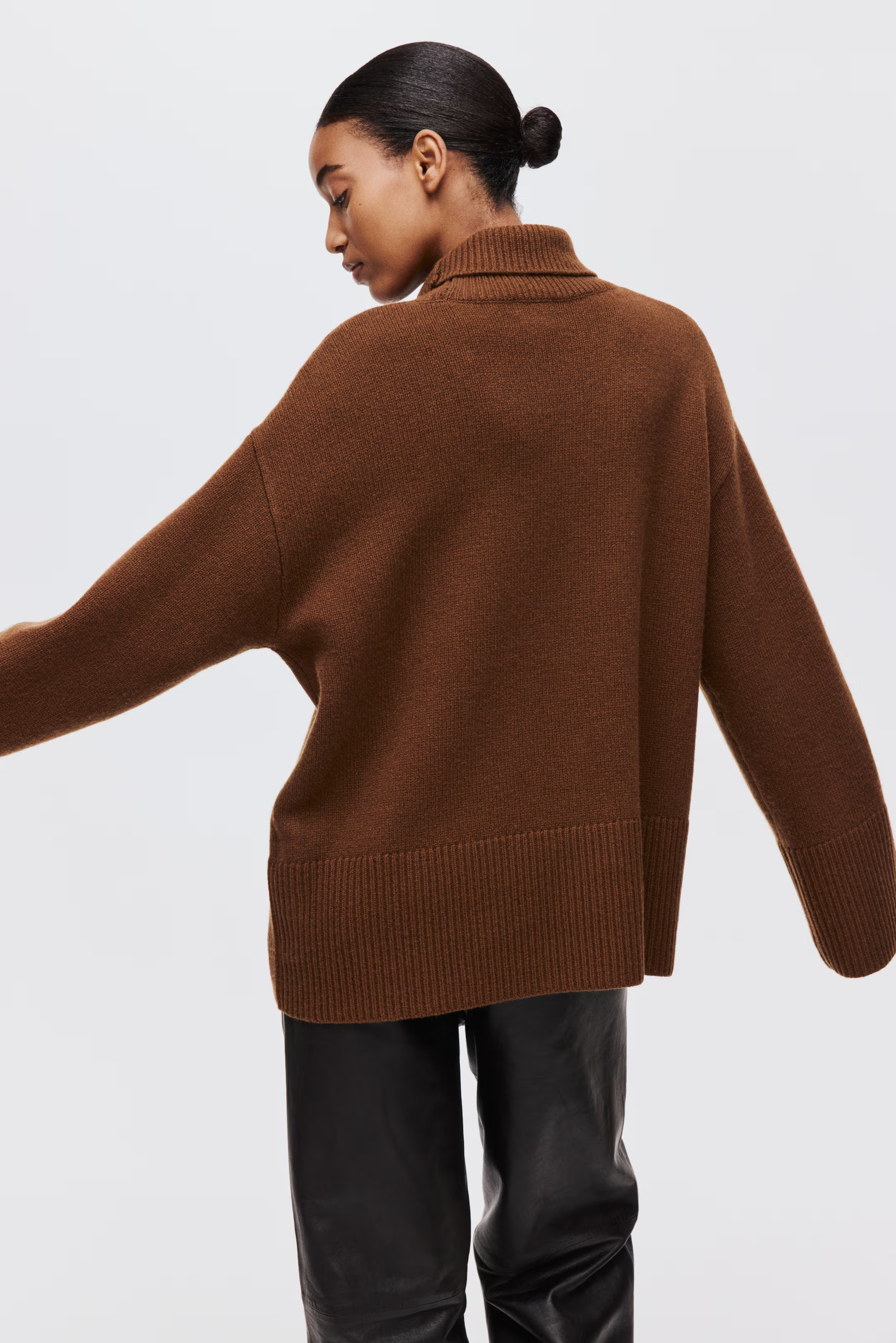 Cashmere-blend polo-neck jumper | H&M (UK, MY, IN, SG, PH, TW, HK)