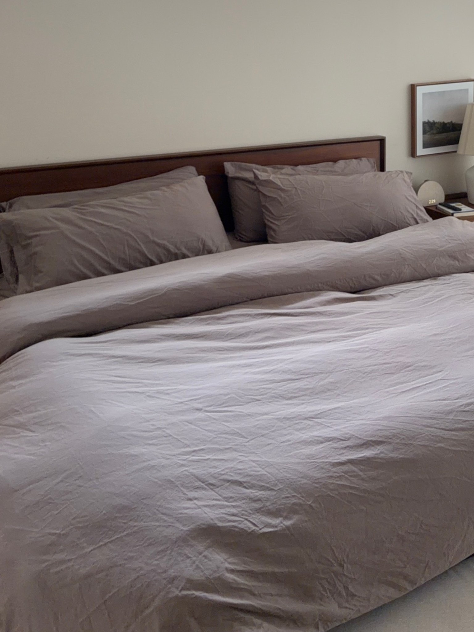 Bedding refresh and how cozy is this ?!!! Shop Brooklinen’s 4th of July Sale now: save 20% off sitewide and up to 50% on bundles, only through July 5th! @brooklinen #brooklinenpartner #ad
